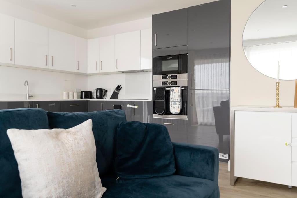 Lovely En-suite Flat with Balcony and Parking.