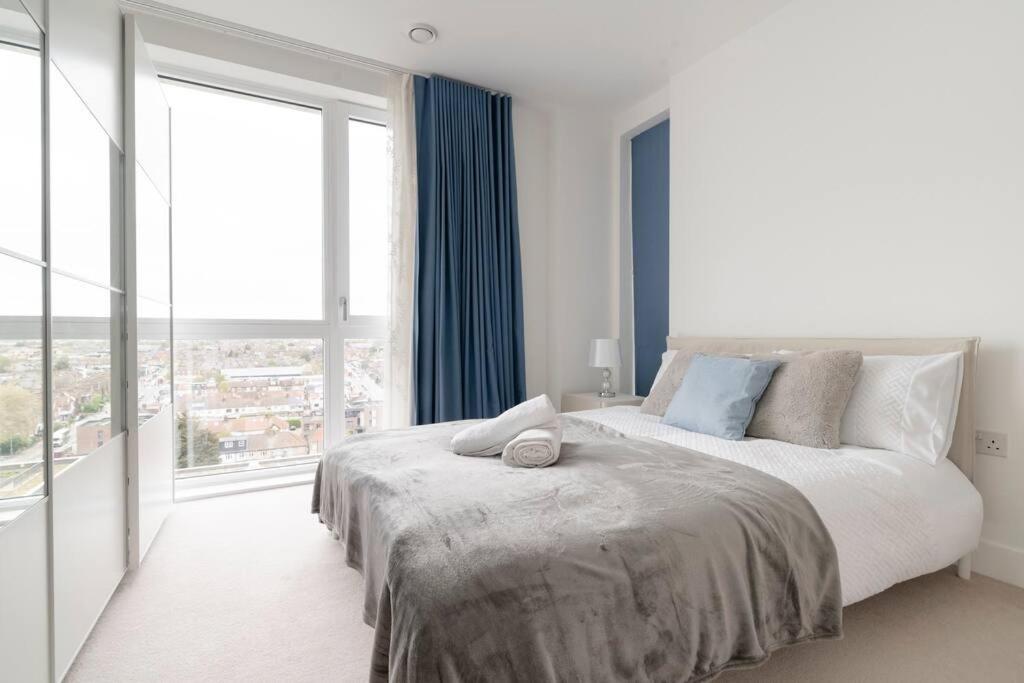 Lovely En-suite Flat with Balcony and Parking.