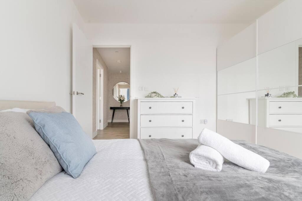 Lovely En-suite Flat with Balcony and Parking.