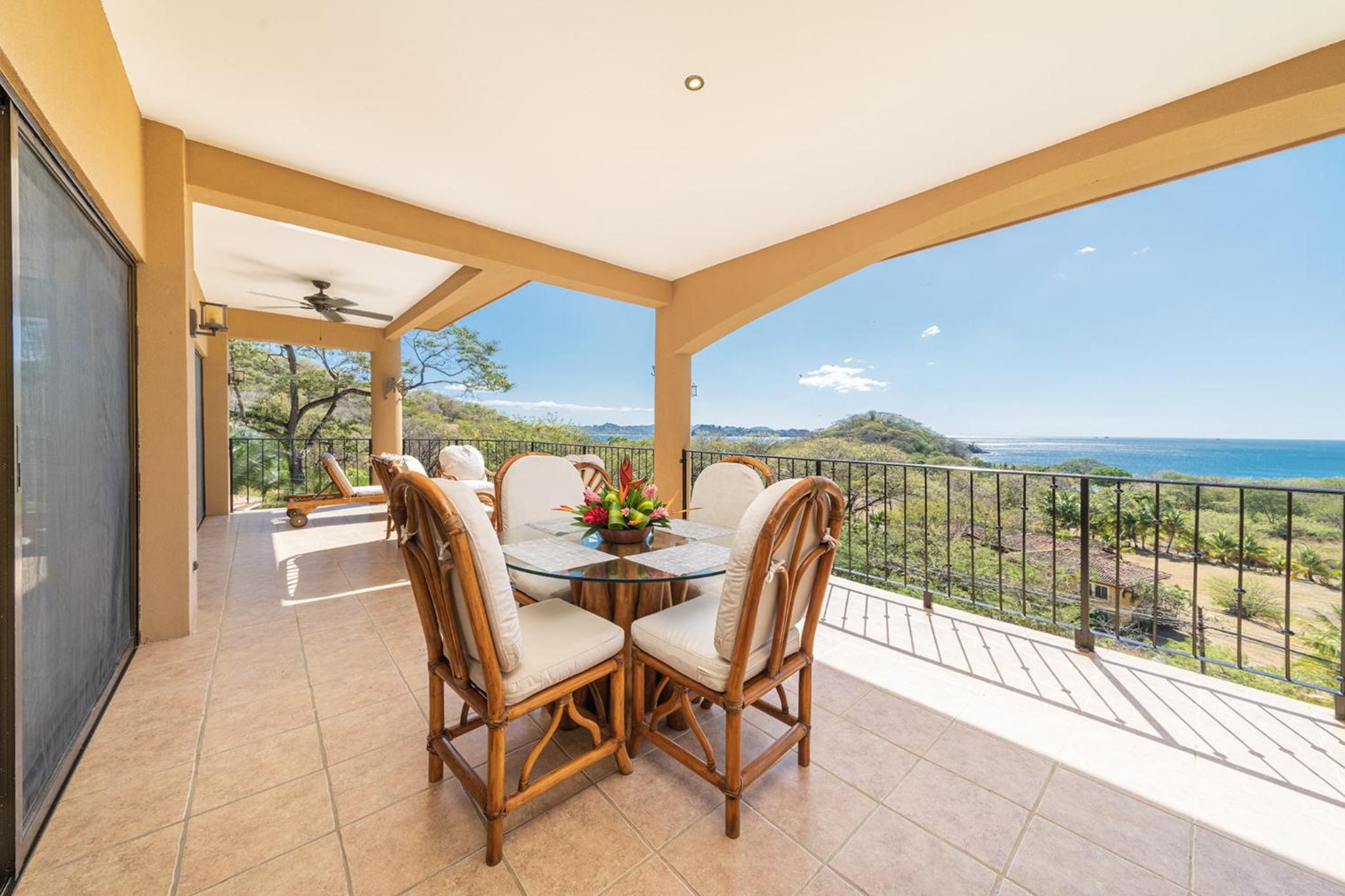 Vida de la Paz 4 - Oceanview Condo, 2BR, just remodeled, Playa Prieta