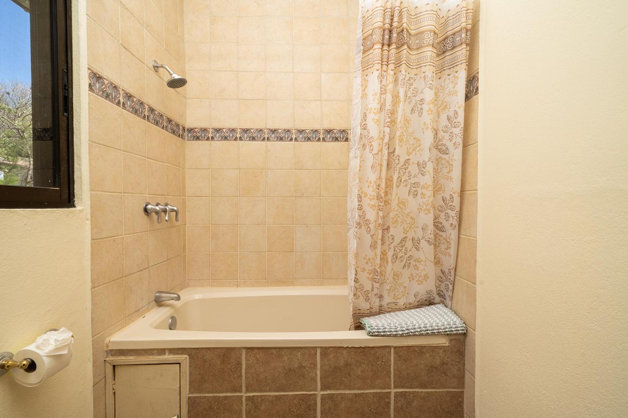 Vida de la Paz 4 - Oceanview Condo, 2BR, just remodeled, Playa Prieta