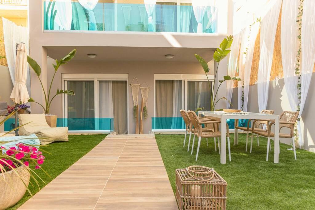 G&M Luxury Residence with pool view 5