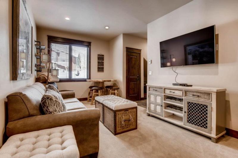 Spacious 4 Bedroom Townhome In River Run Village Within Walking Distance To Gondola And Restaurants view 2