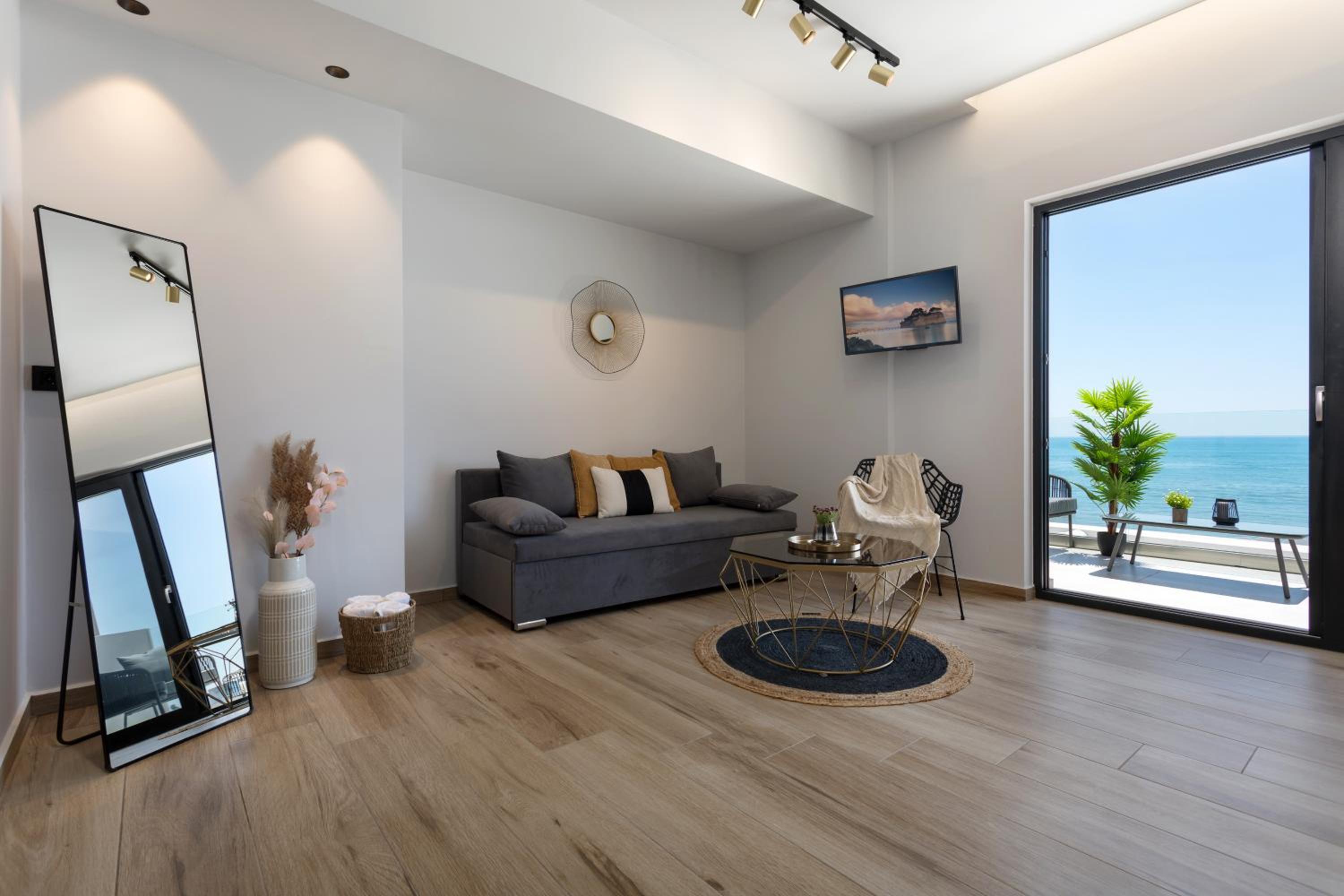 Akrogiali Luxury View