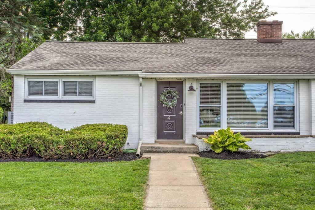 New cozy home near Outlets & Amish Country view 2