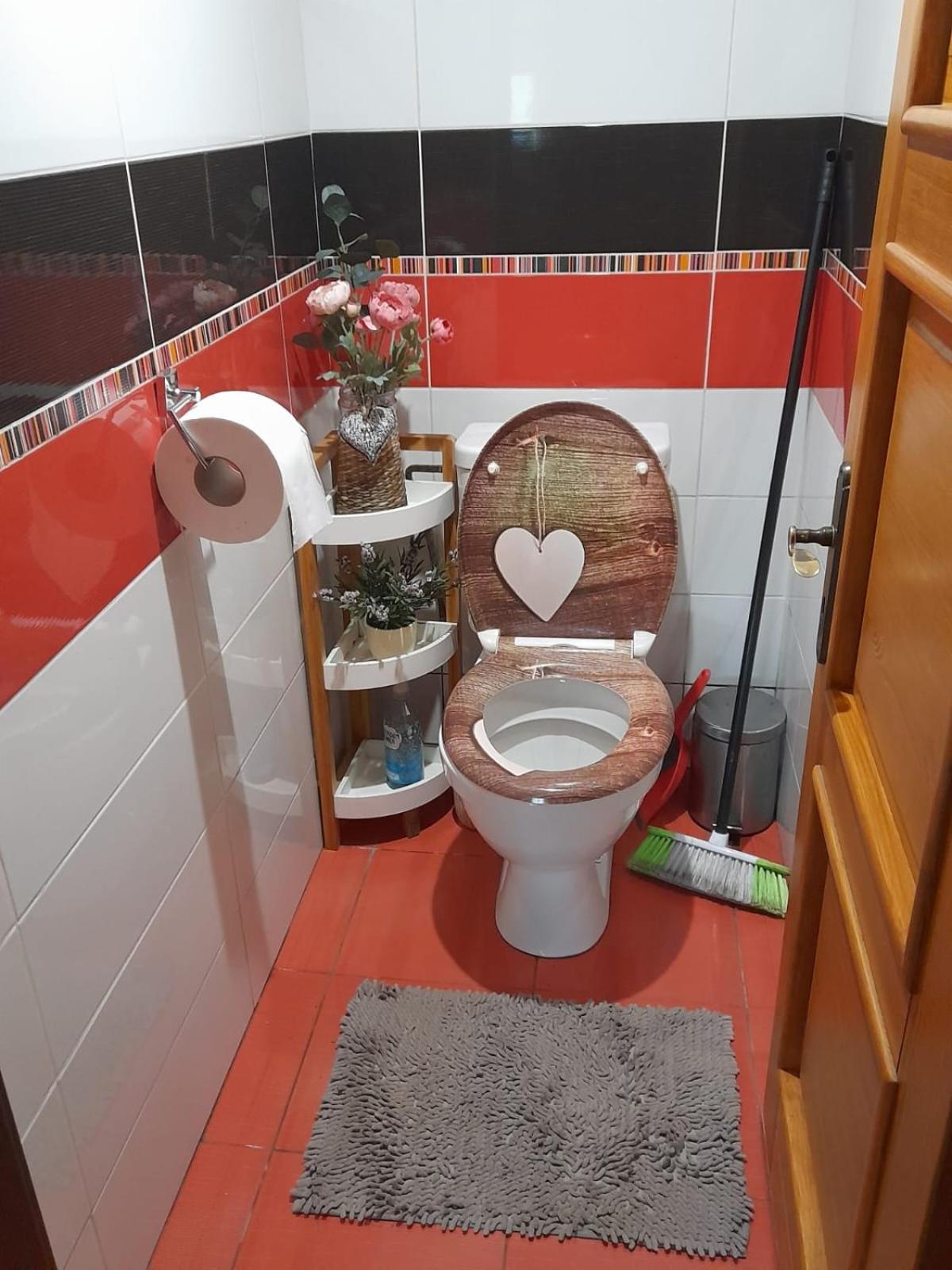 Chata u rybníka - Chrastná