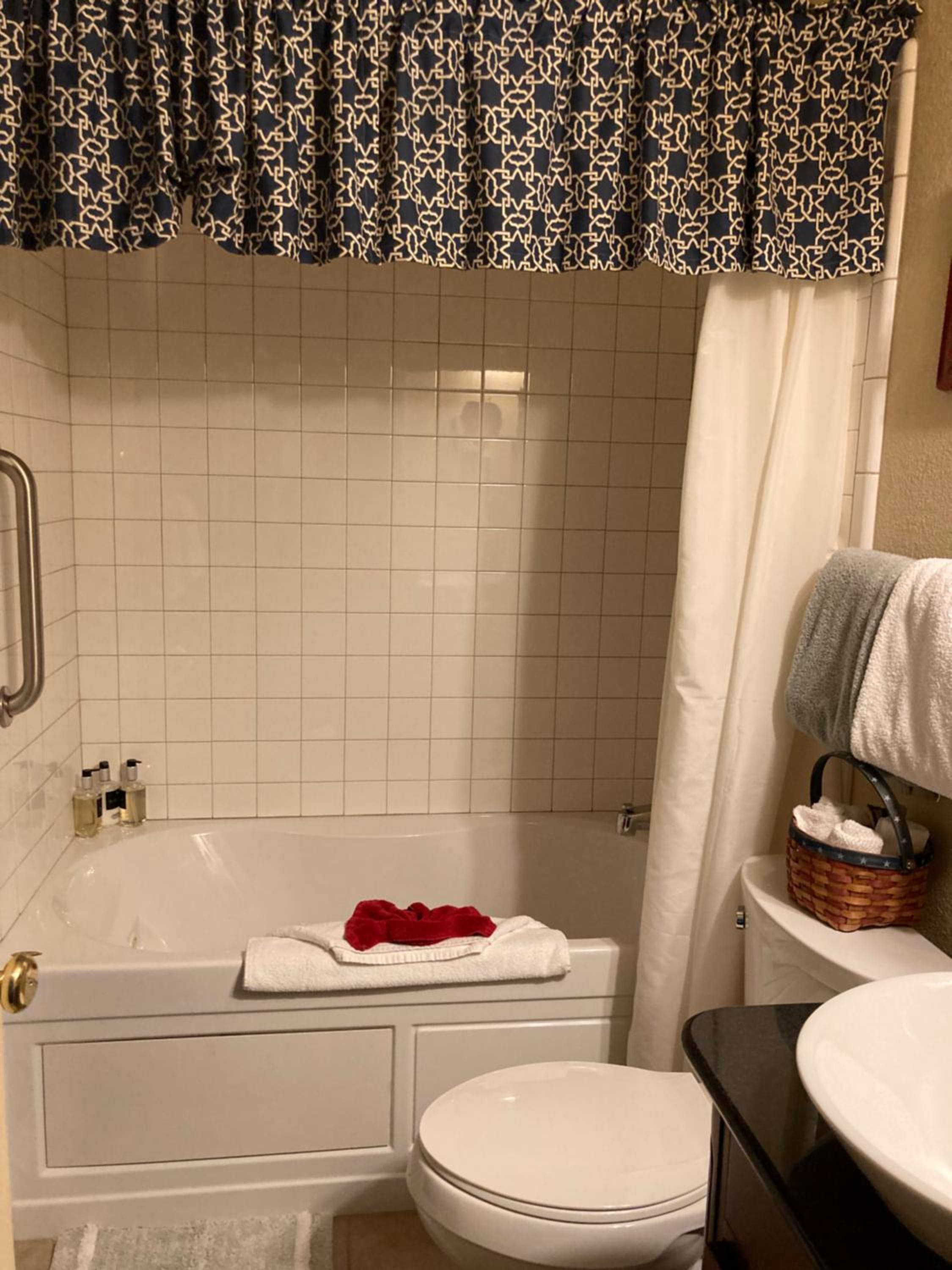 All Seasons Inn