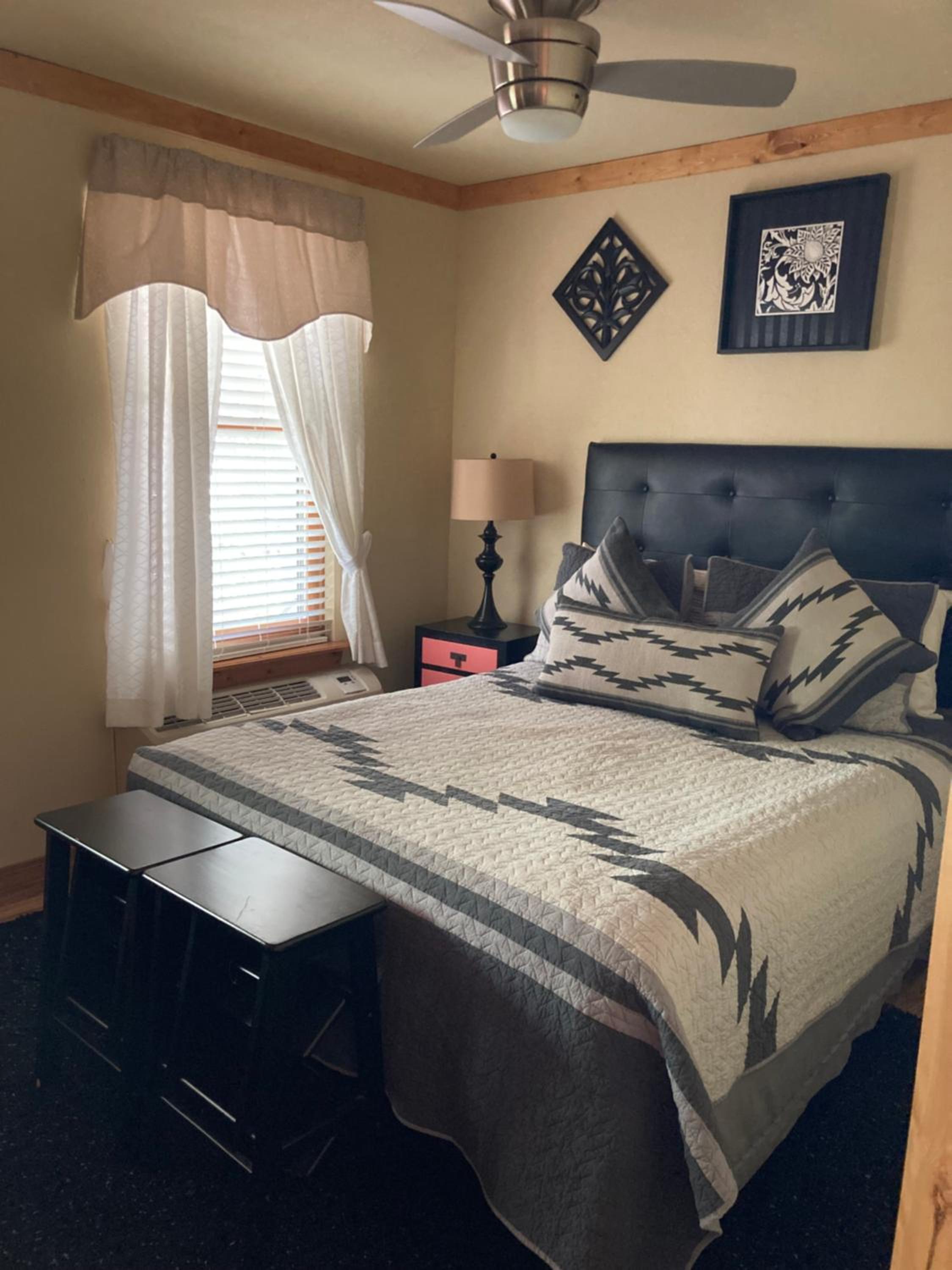 All Seasons Inn