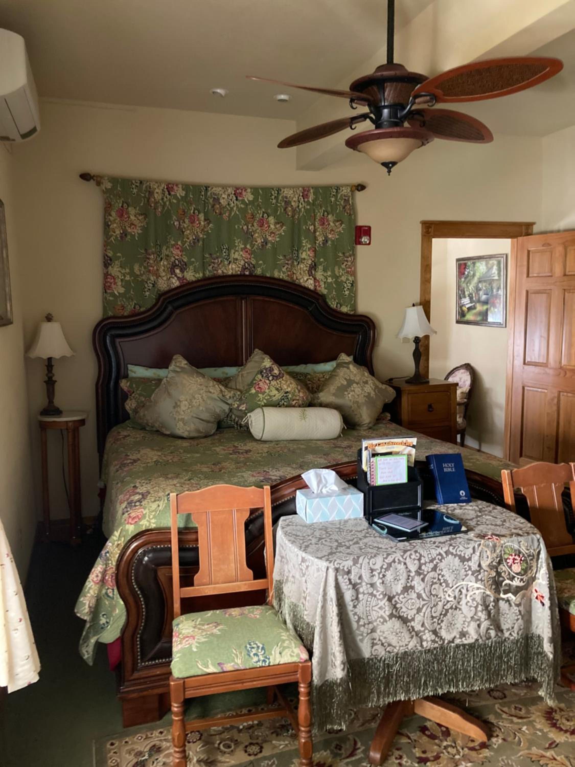 All Seasons Inn