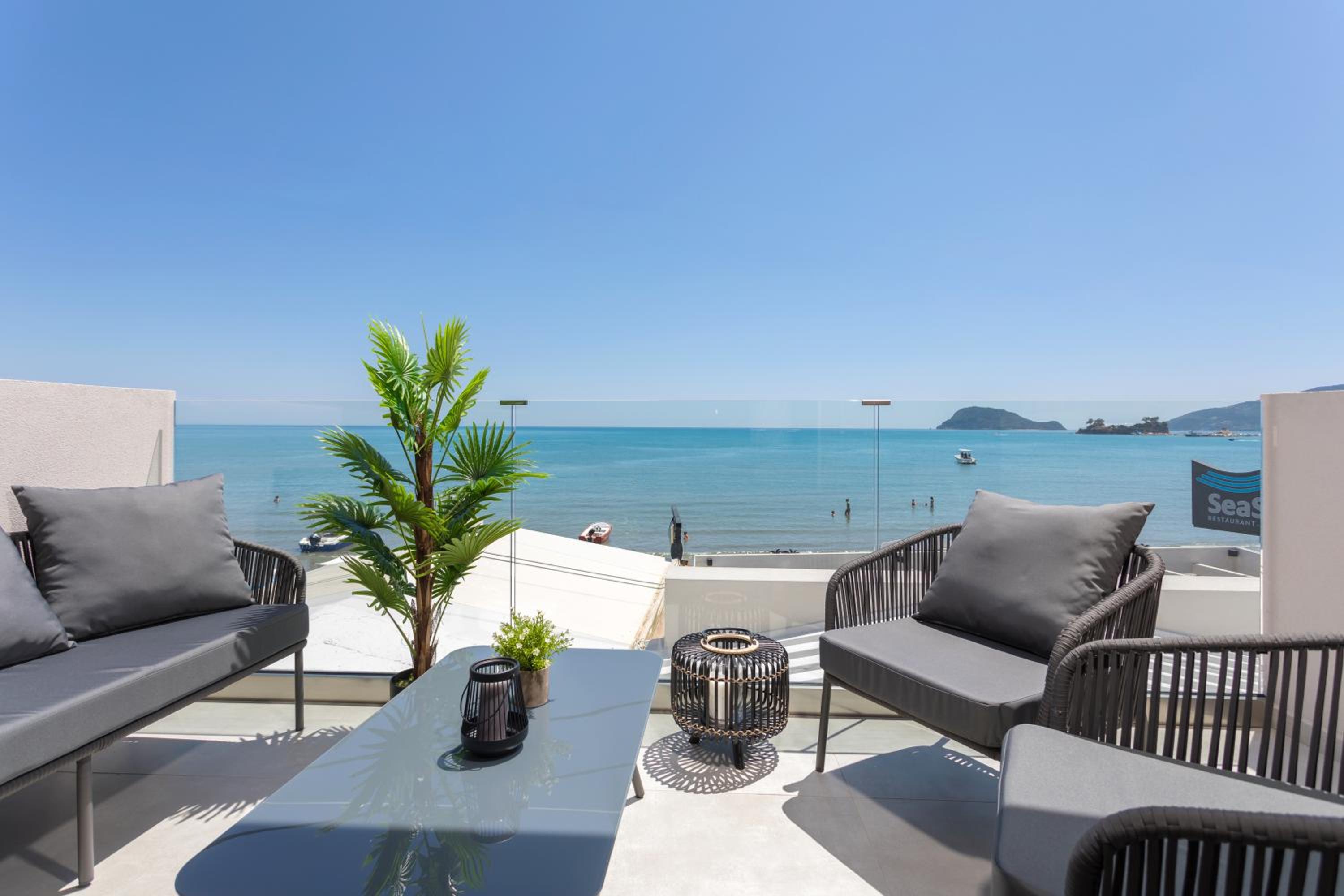 Akrogiali Luxury View