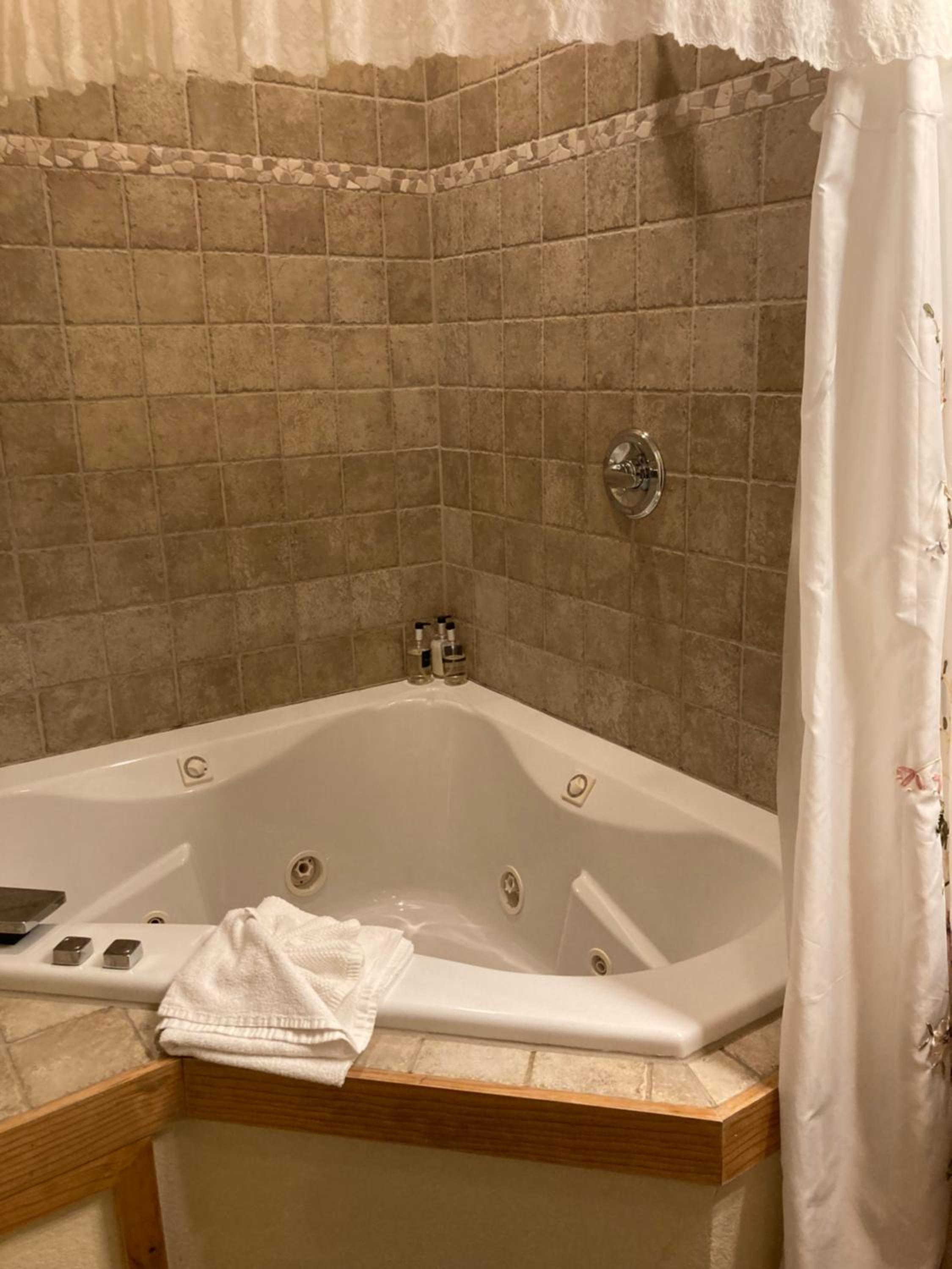 All Seasons Inn