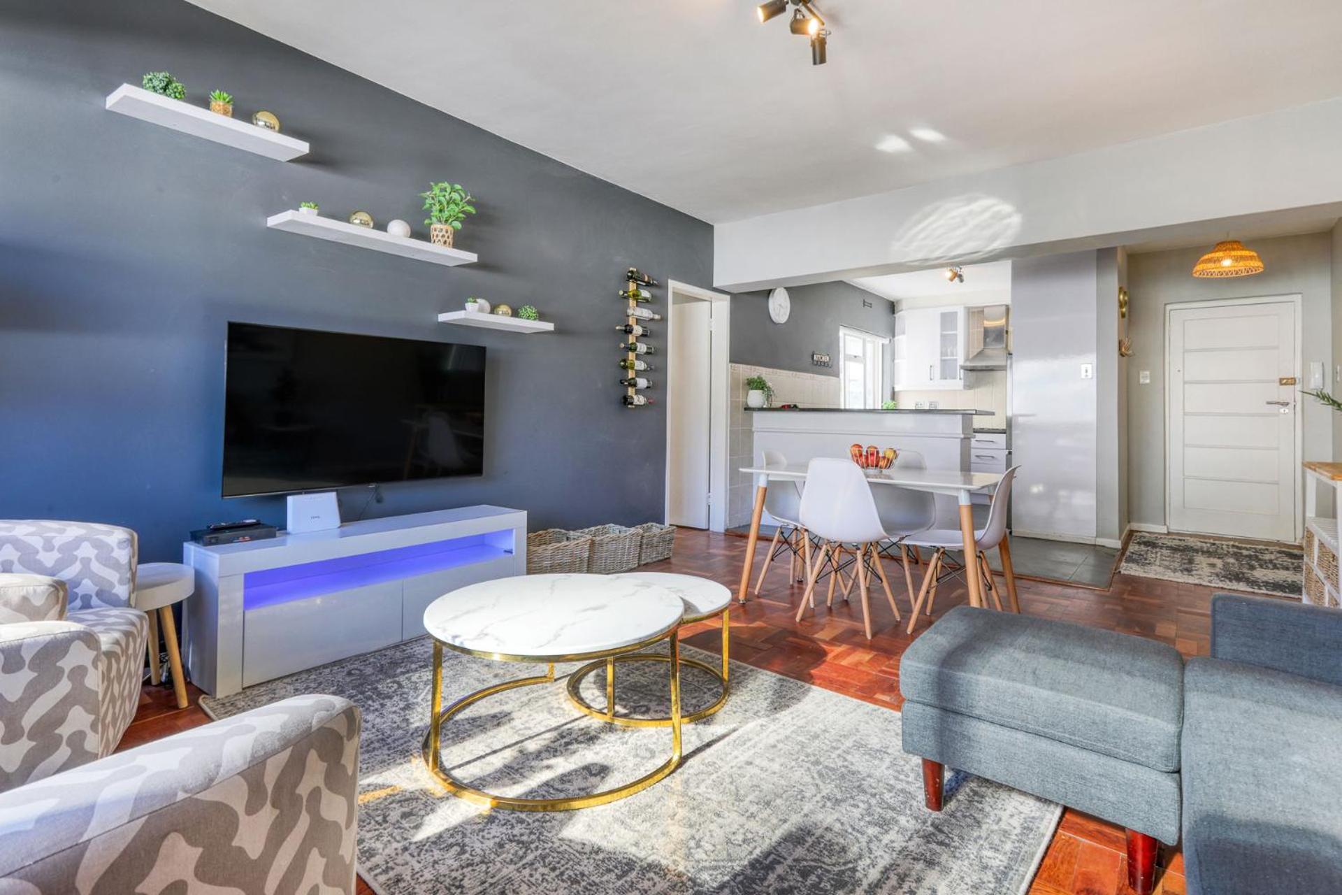 Backup-Power Trendy 2 Bed Balcony Apartment view 3