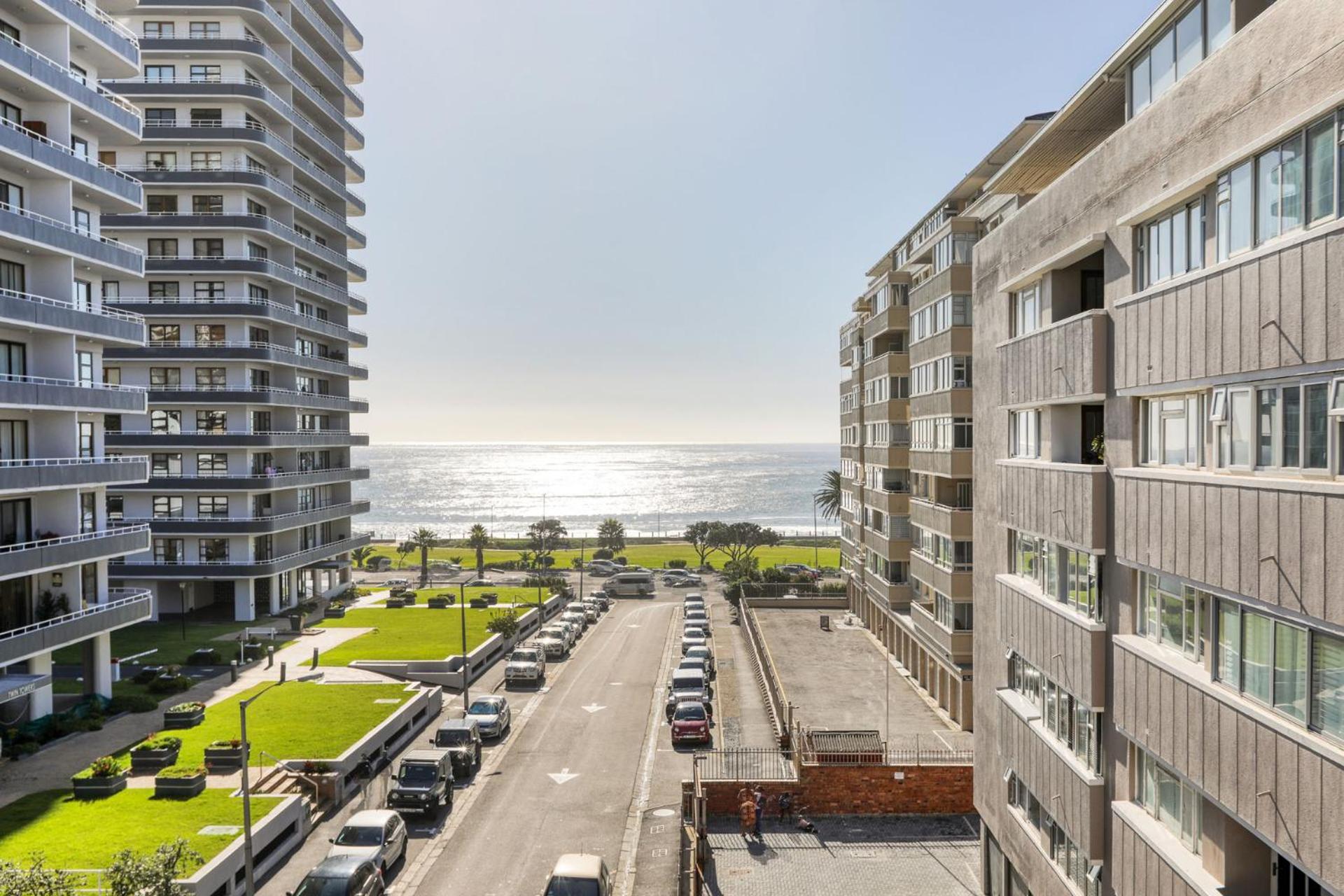 Backup-Power Trendy 2 Bed Balcony Apartment view 5