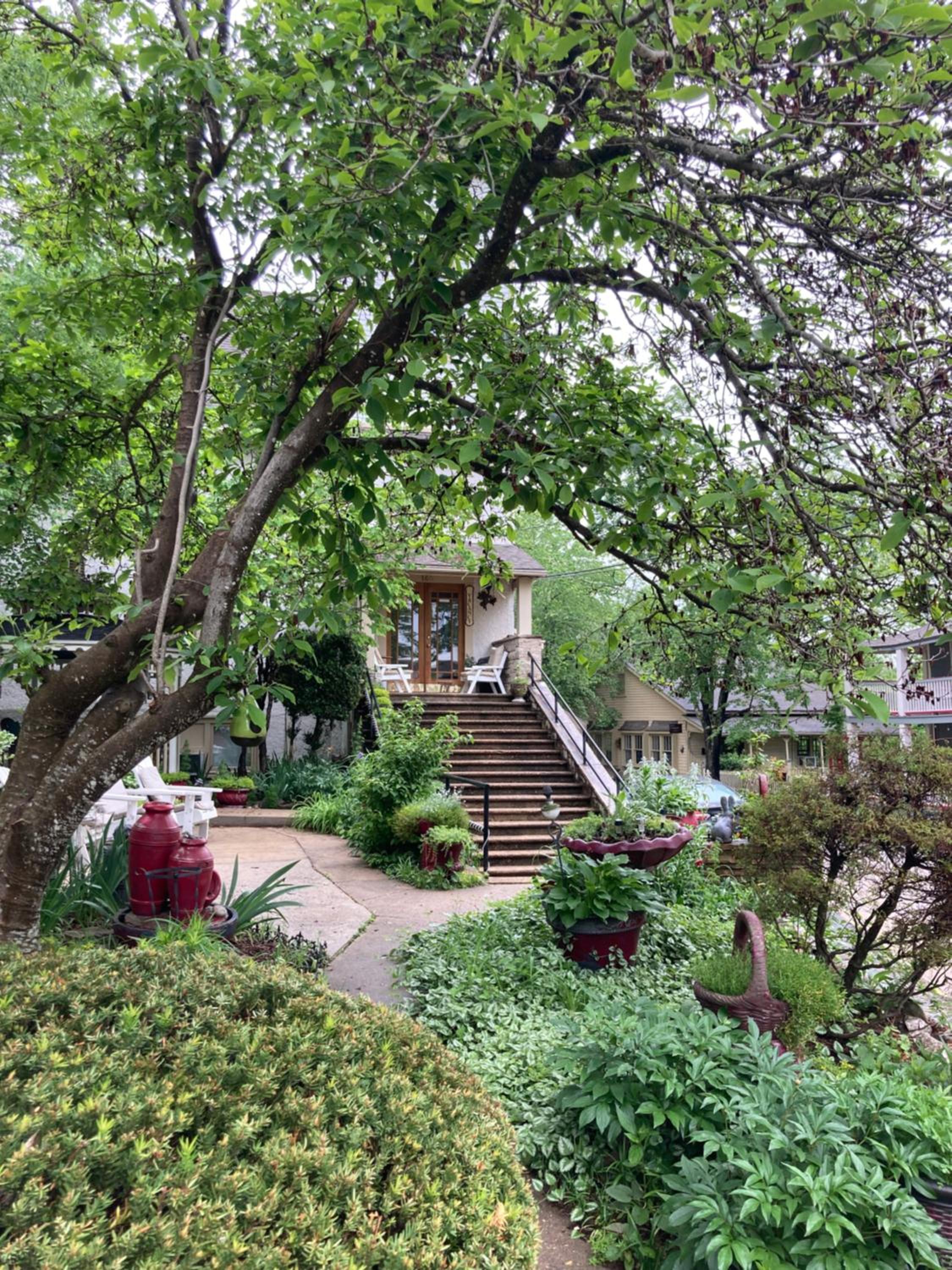 All Seasons Inn
