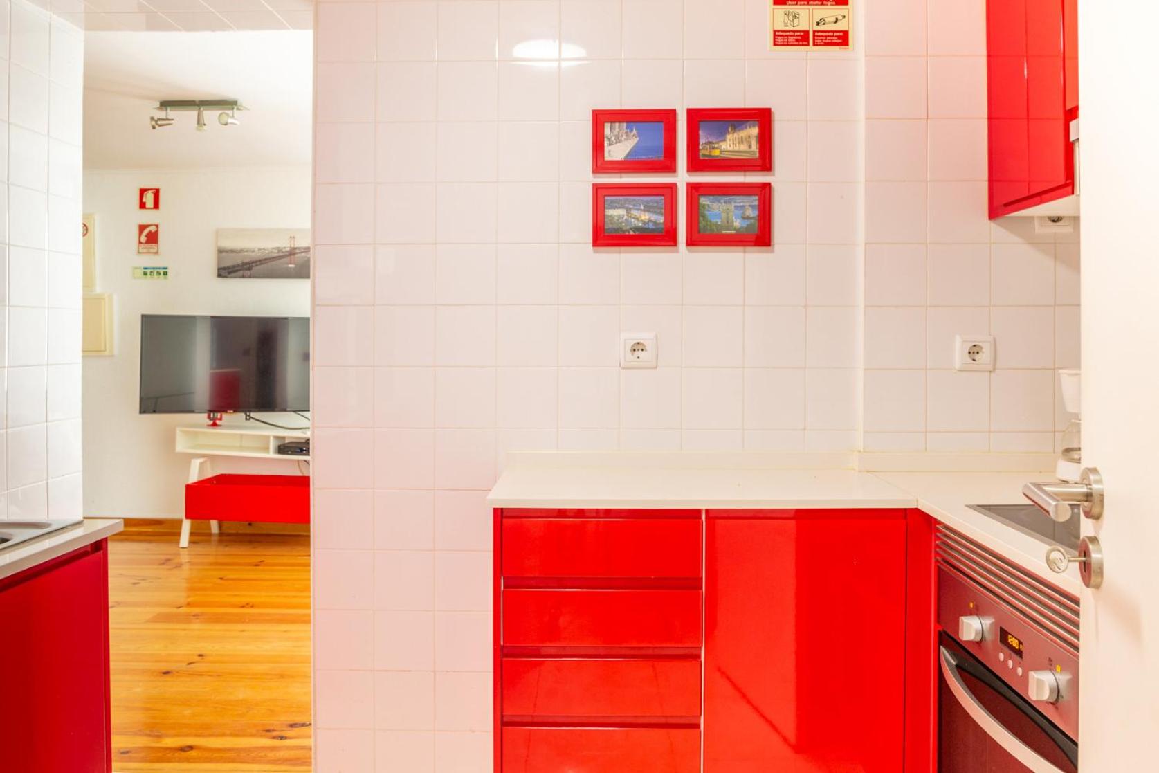Studio in the heart of Alfama by Lisbeyond view 5