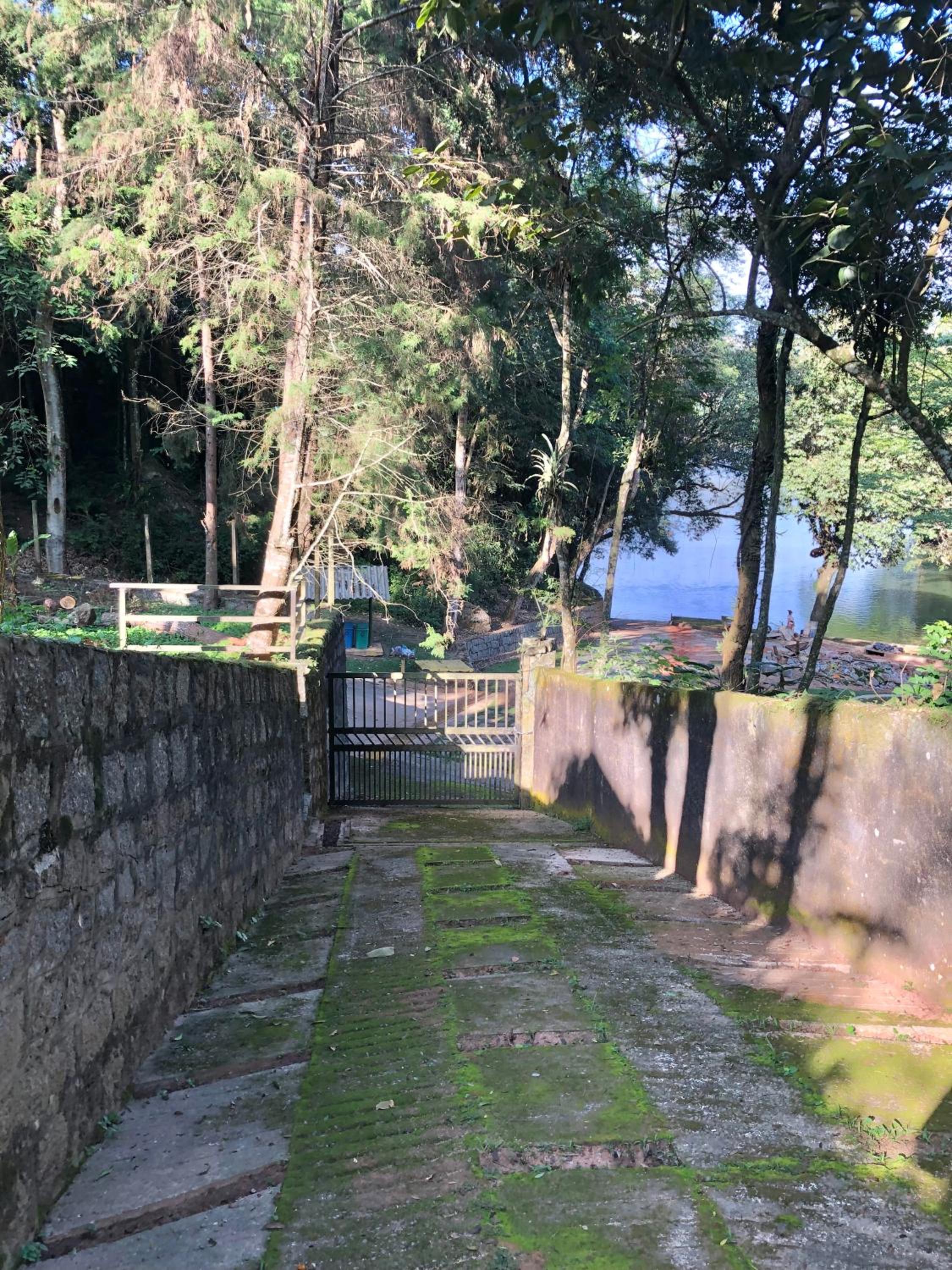 Chacara pé na agua represa de Mairiporã