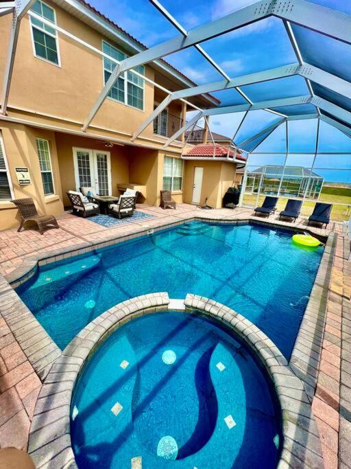 5 Bedrooms/5.5 Bathrooms/Villa near Theme Parks view 5