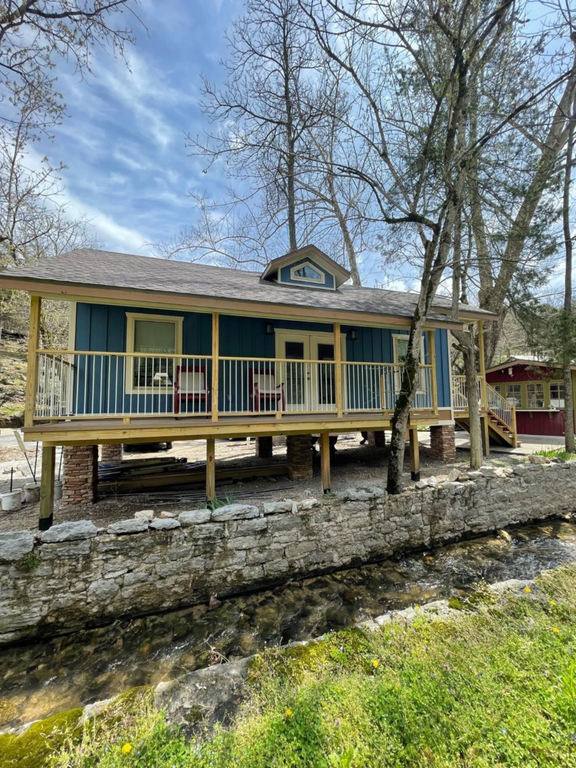 All Seasons Treehouse Village