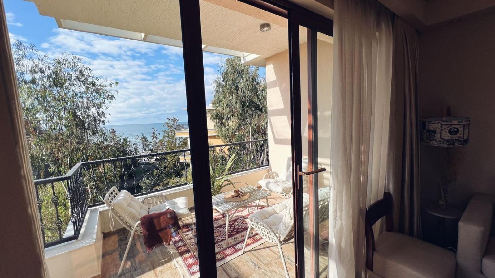 Luxury Dreamland Oasis Apartments view 4