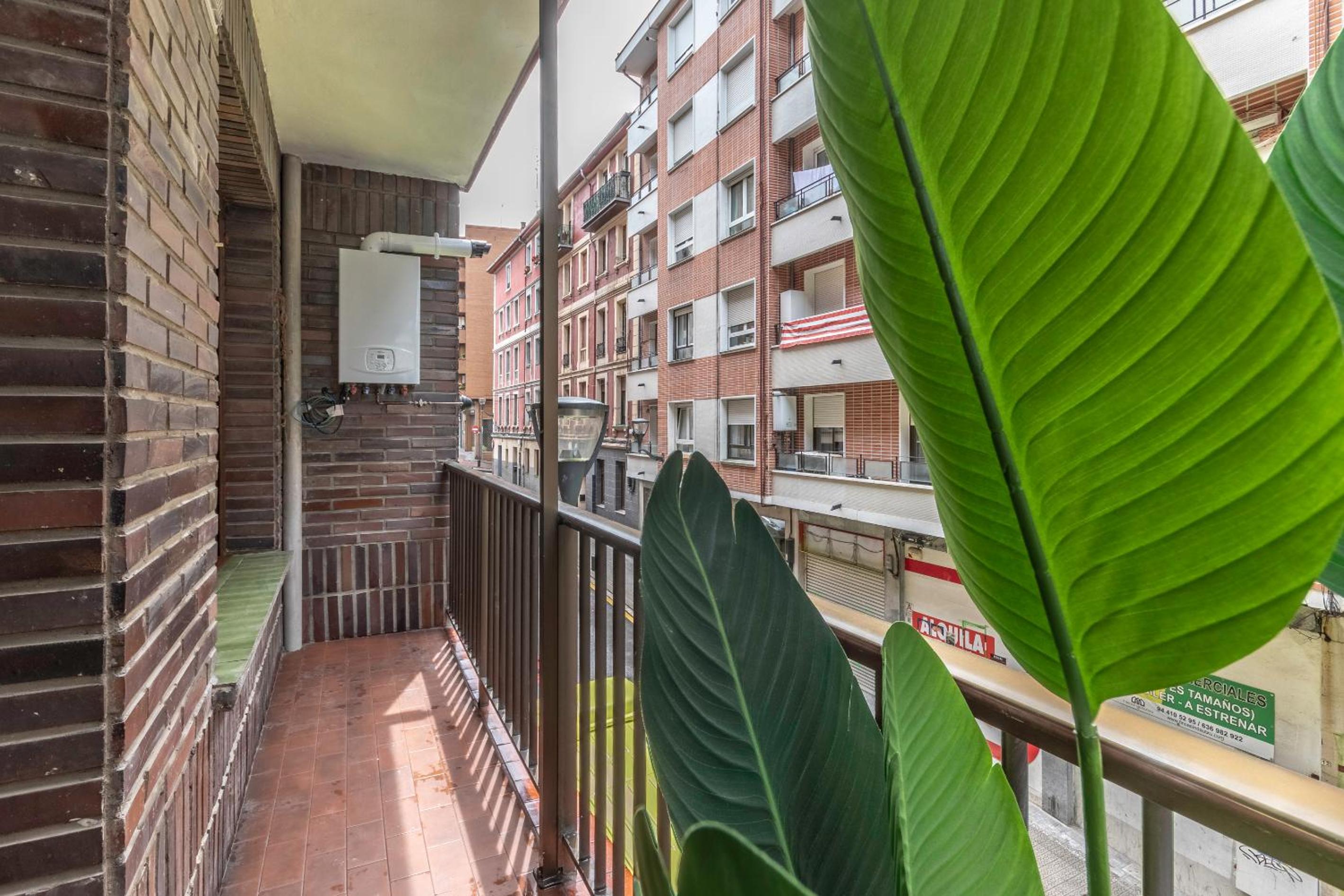 New! Lovely 4-Bedroom Loft in Bilbao