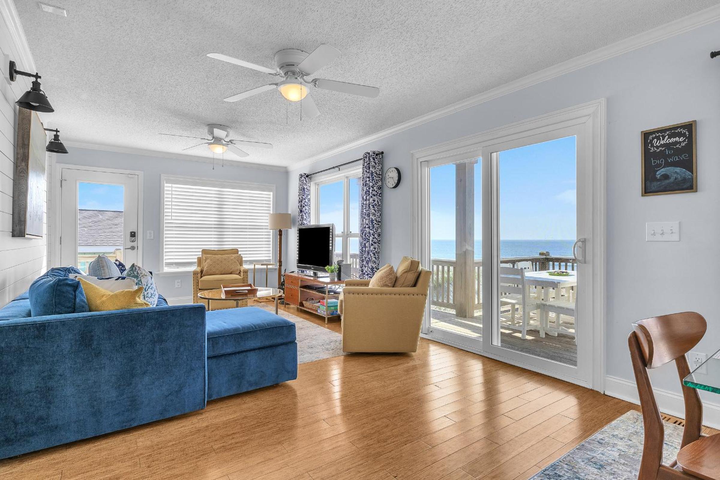 Big Wave by Oak Island Accommodations view 3