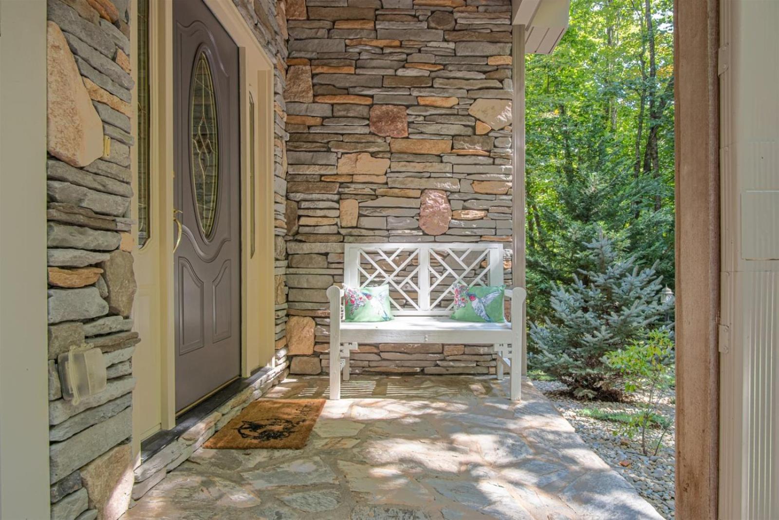 Hummingbird Hideaway · Hummingbird Hideaway in Connestee Falls view 3