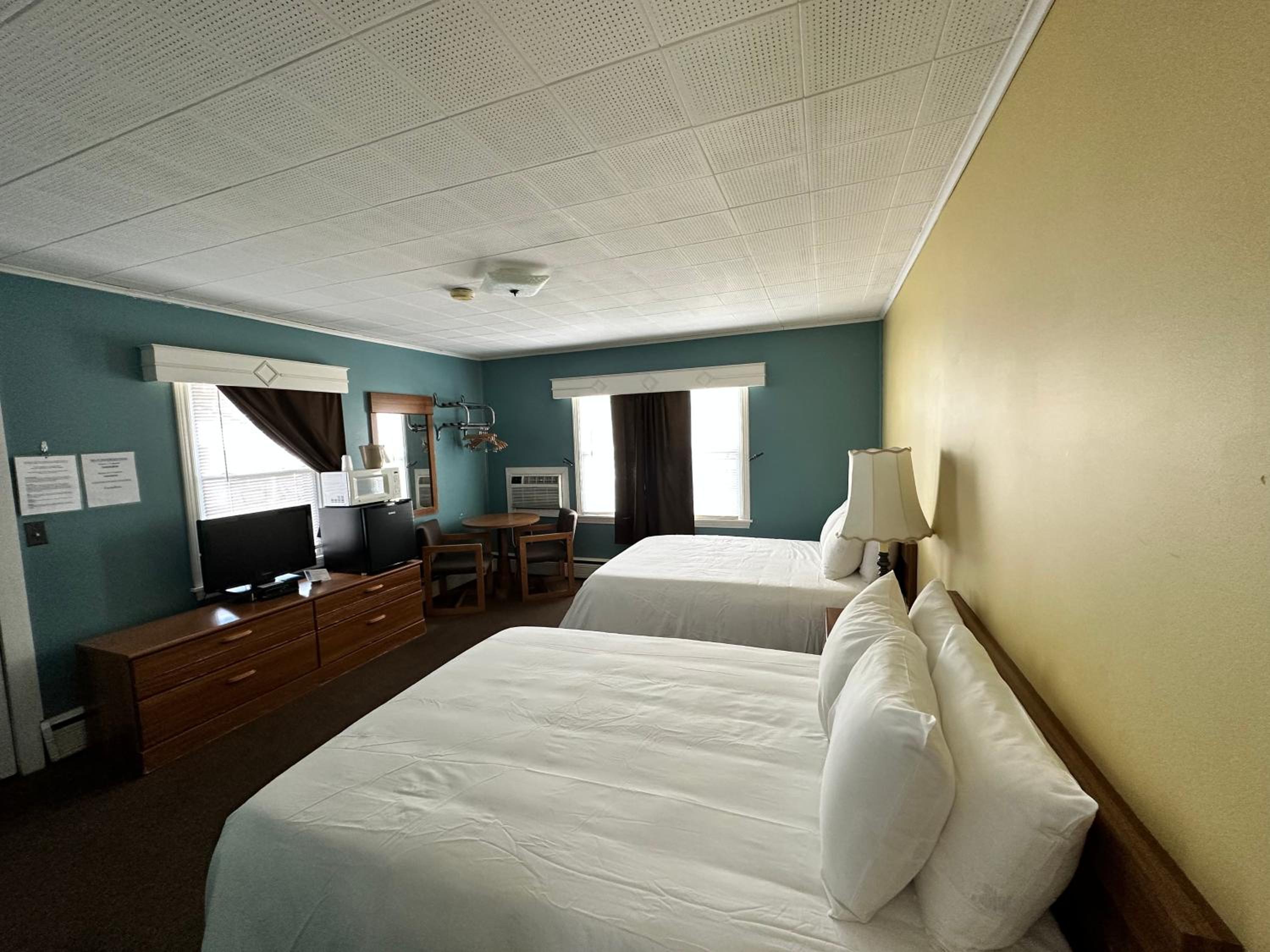The Colonial Inn & Creamery