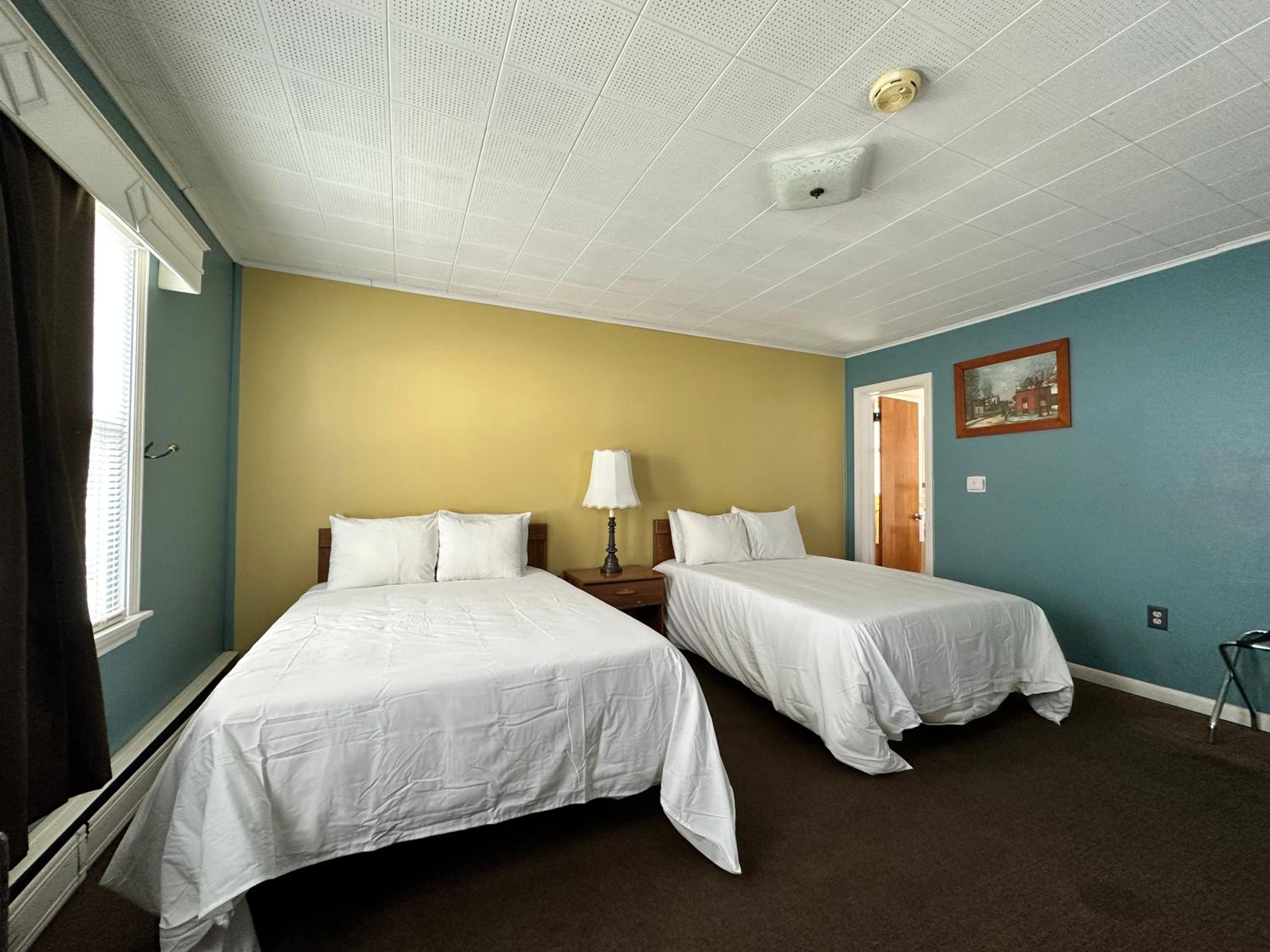 The Colonial Inn & Creamery