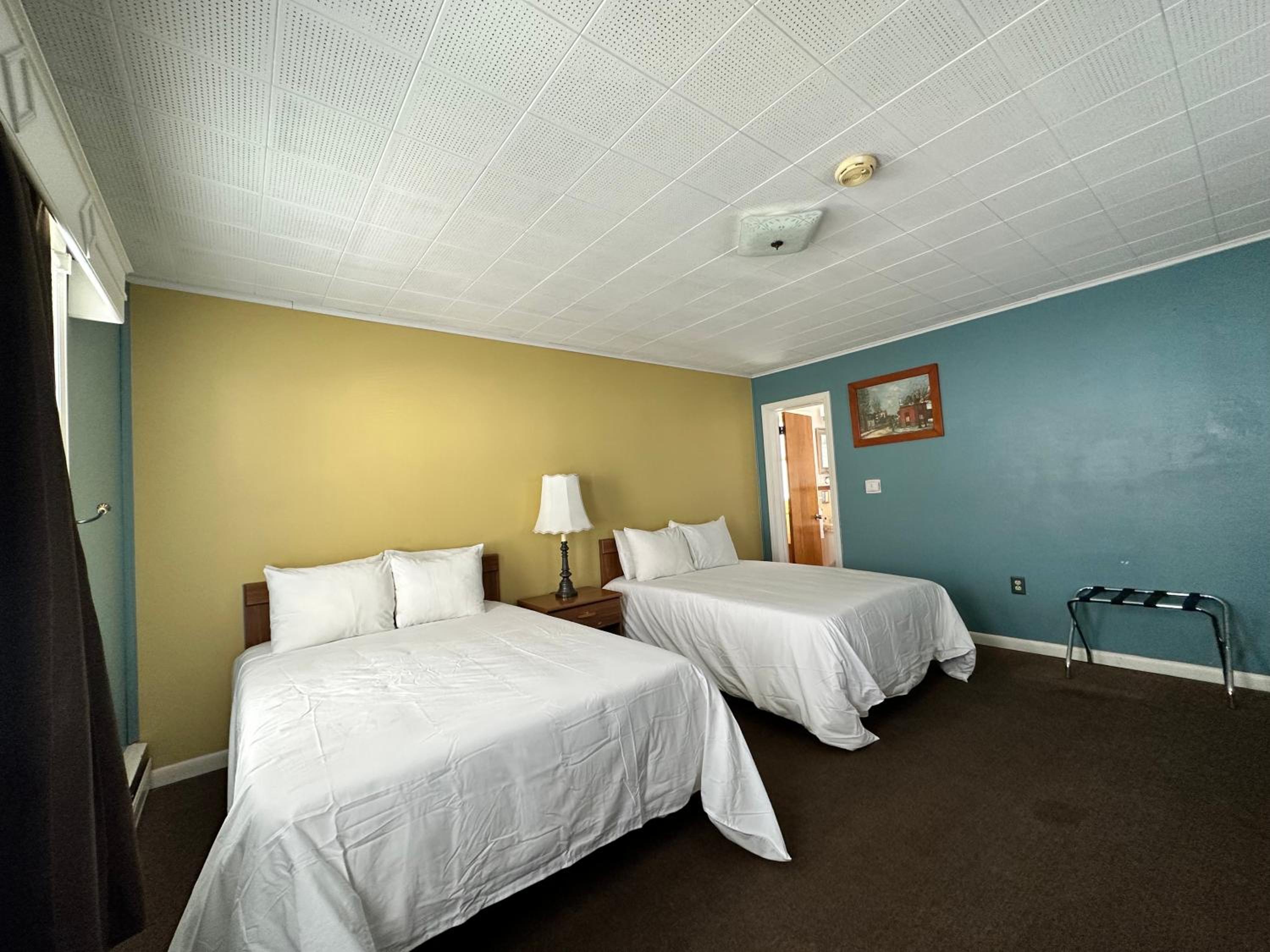 The Colonial Inn & Creamery