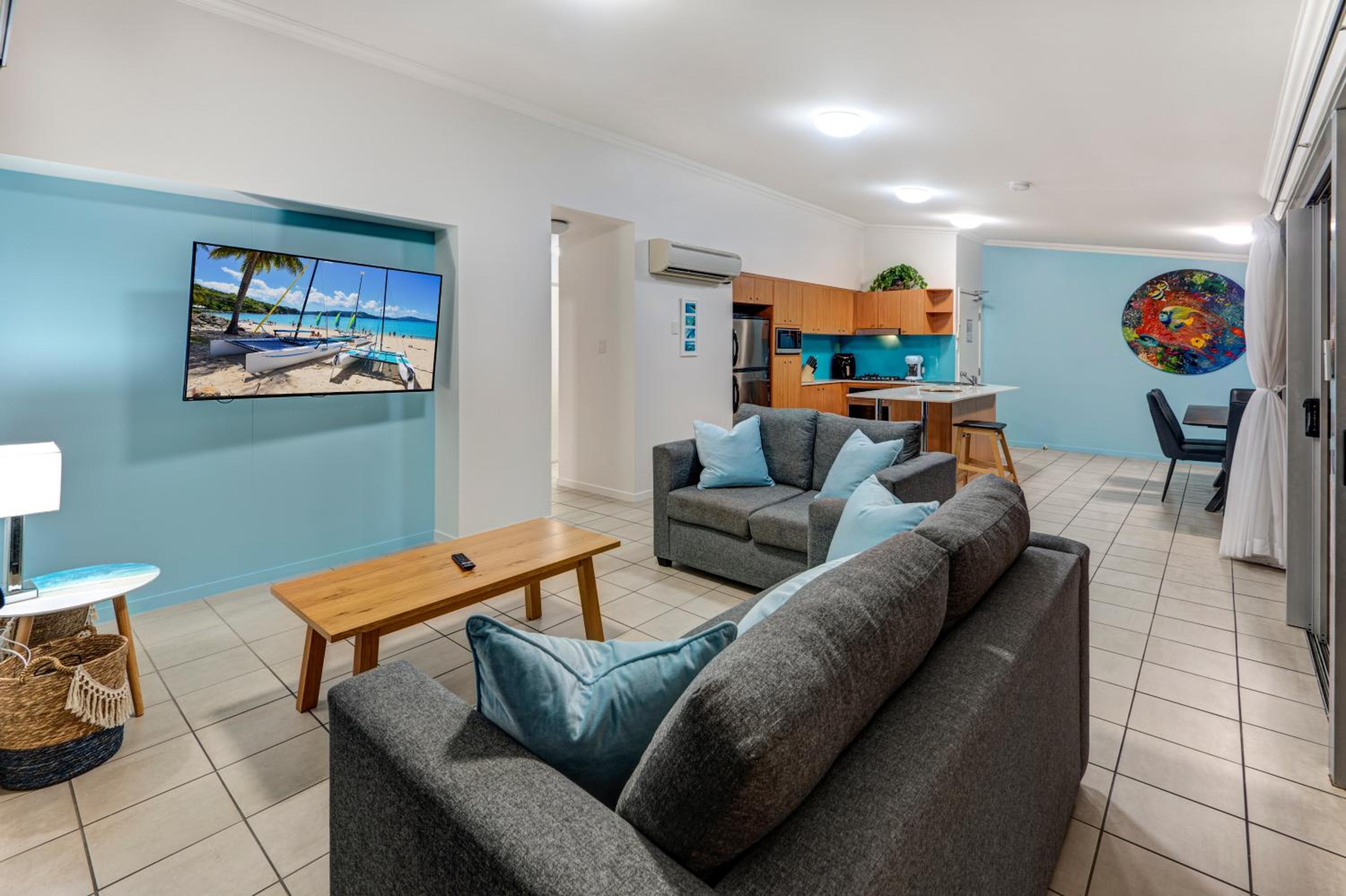 Oasis Apartments on Hamilton Island by HIHA