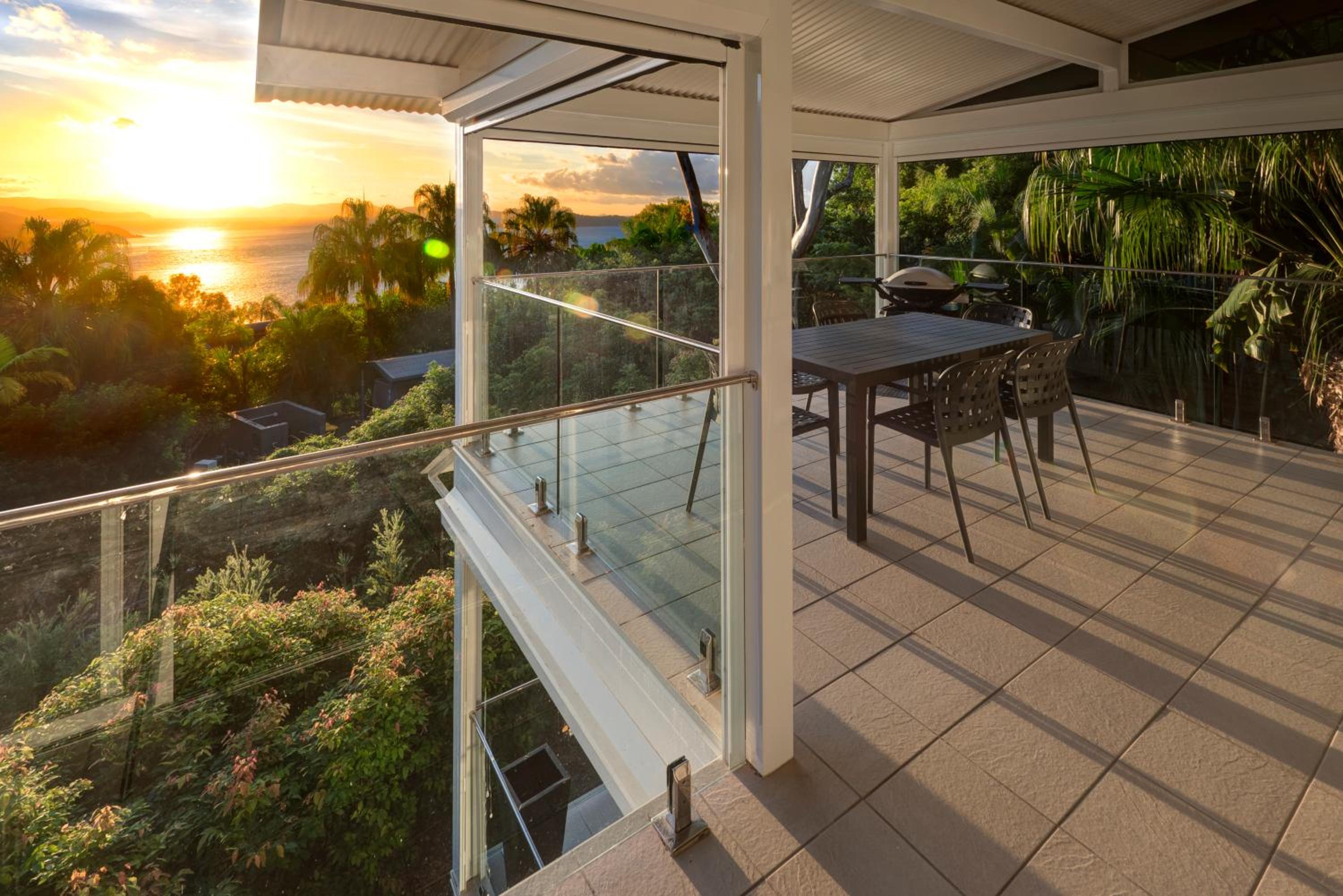 Oasis Apartments on Hamilton Island by HIHA
