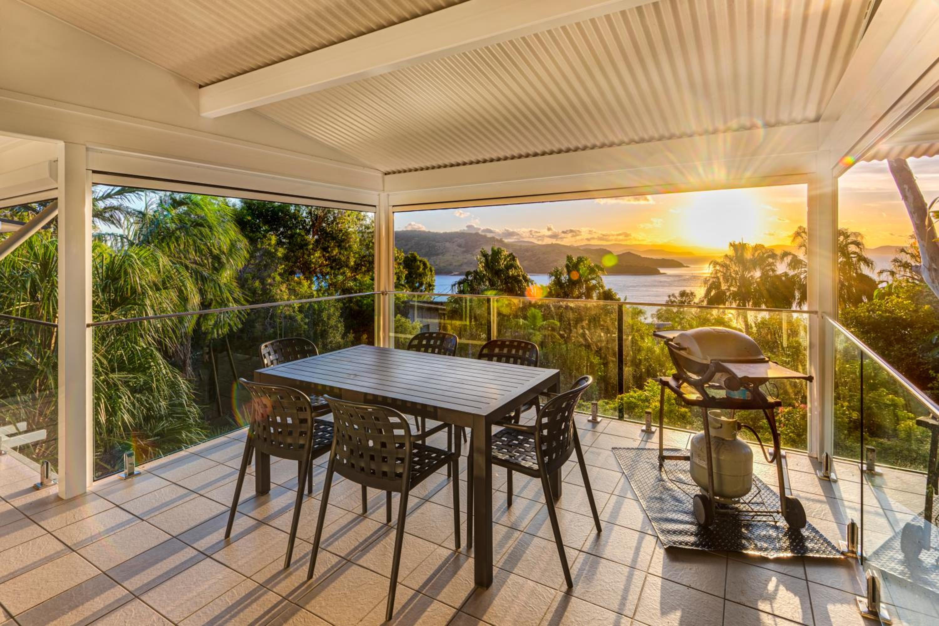Oasis Apartments on Hamilton Island by HIHA