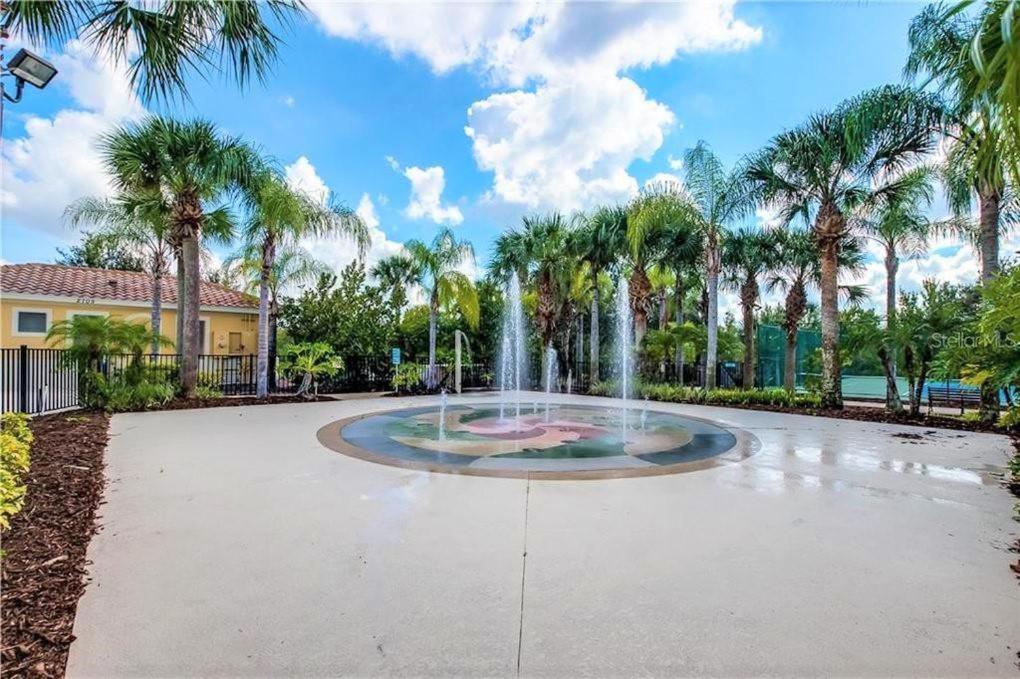 3 bedrooms townhome Gated Resort 5 minutes from Disney