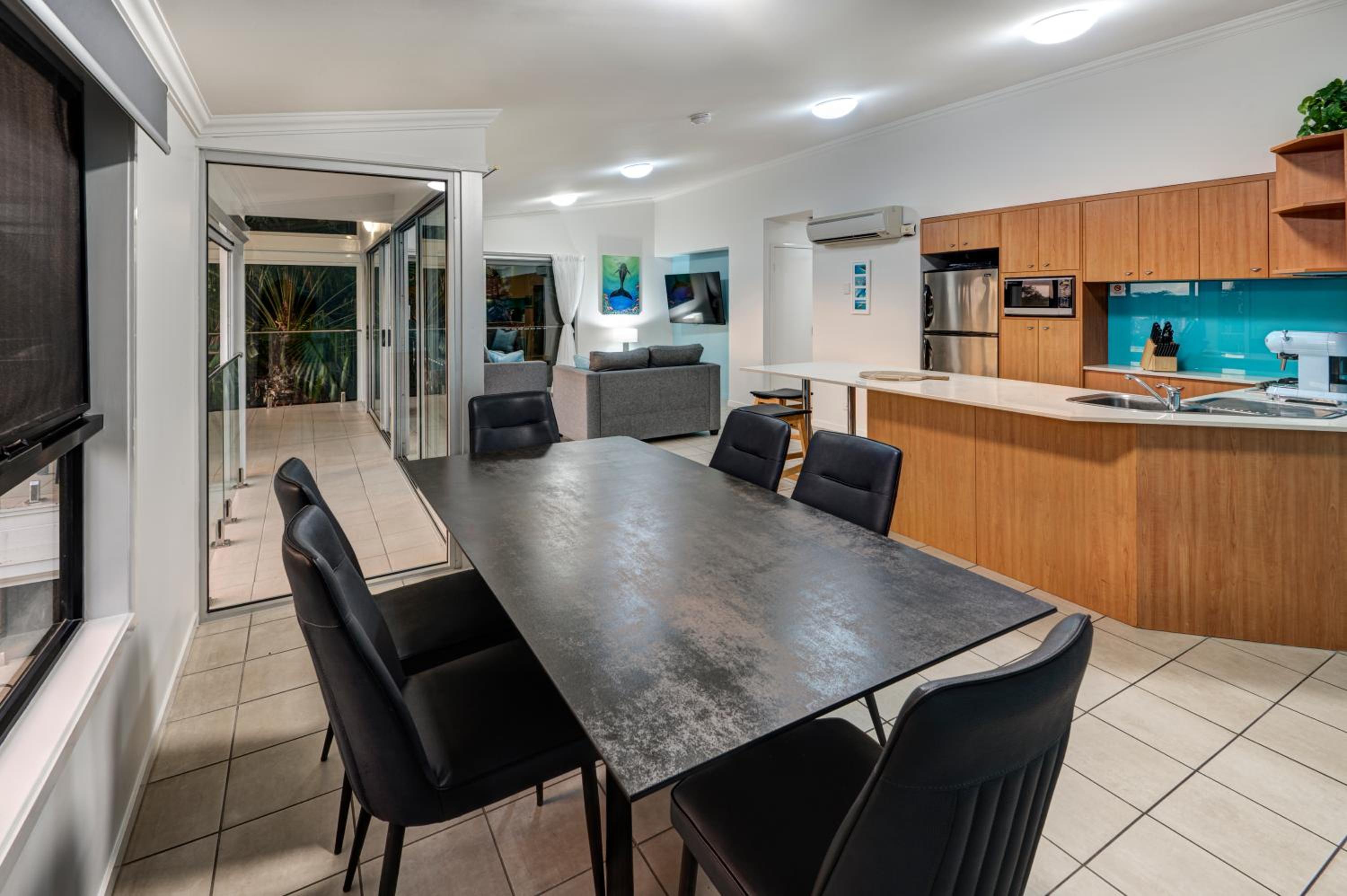 Oasis Apartments on Hamilton Island by HIHA