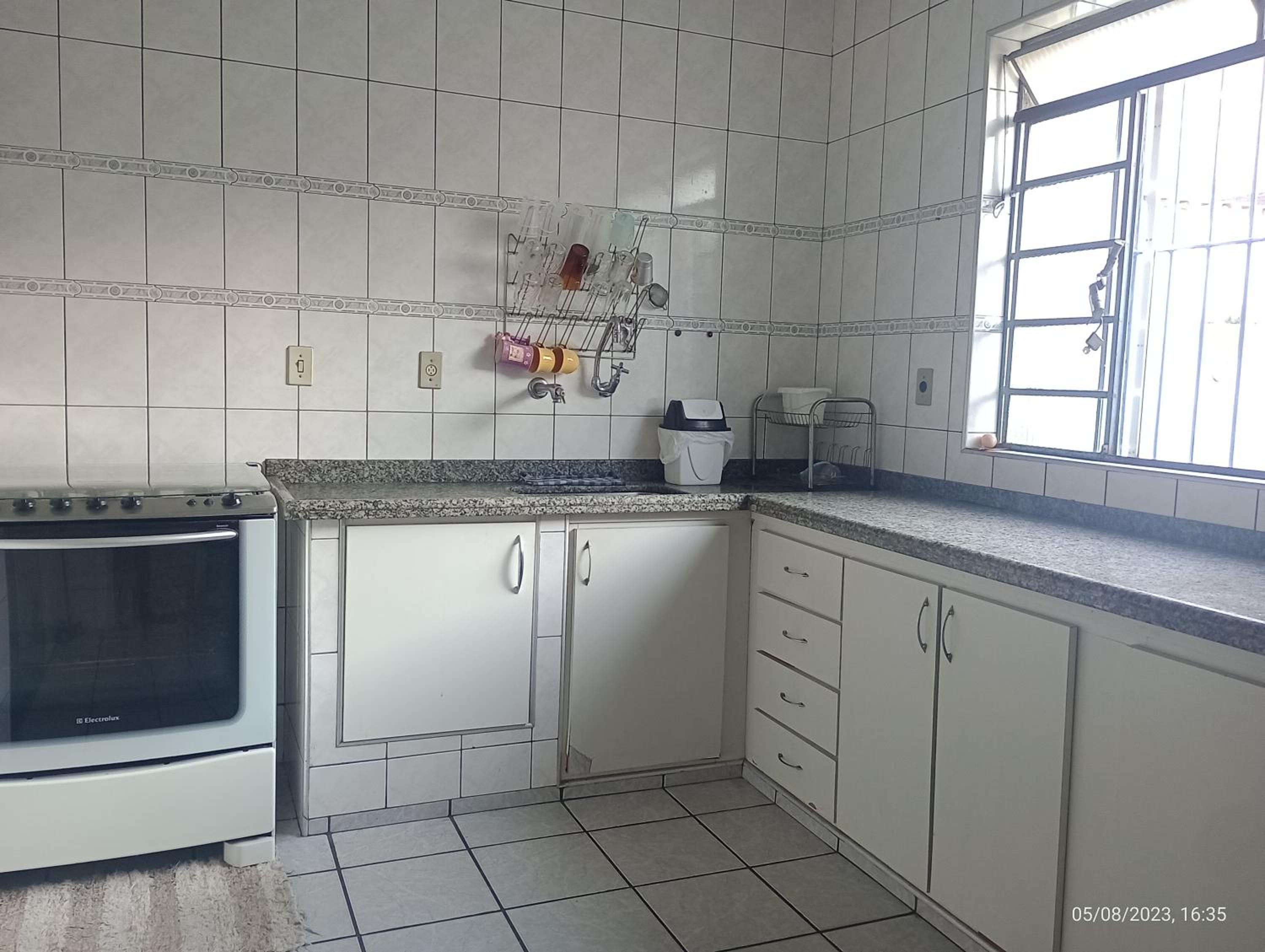 CASA com ACOMODAÇÃO para 6 PESSOAS