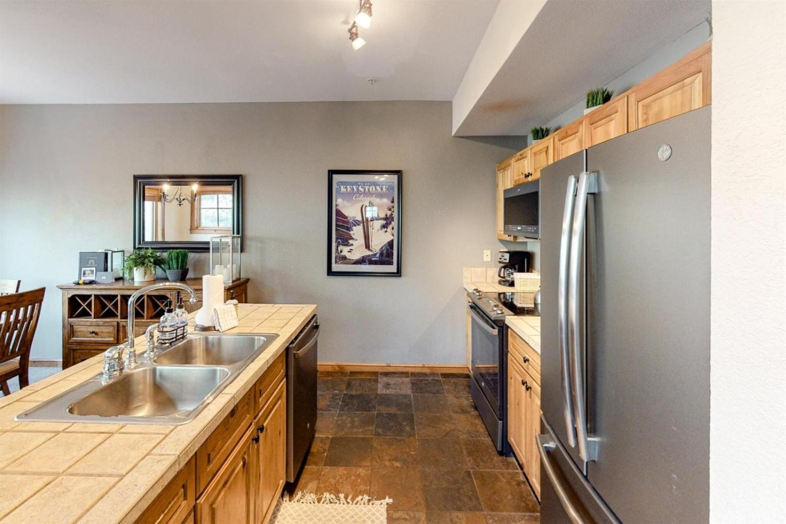 Lakeside Village 3 Bedroom Townhome At The Seasons In Keystone view 3