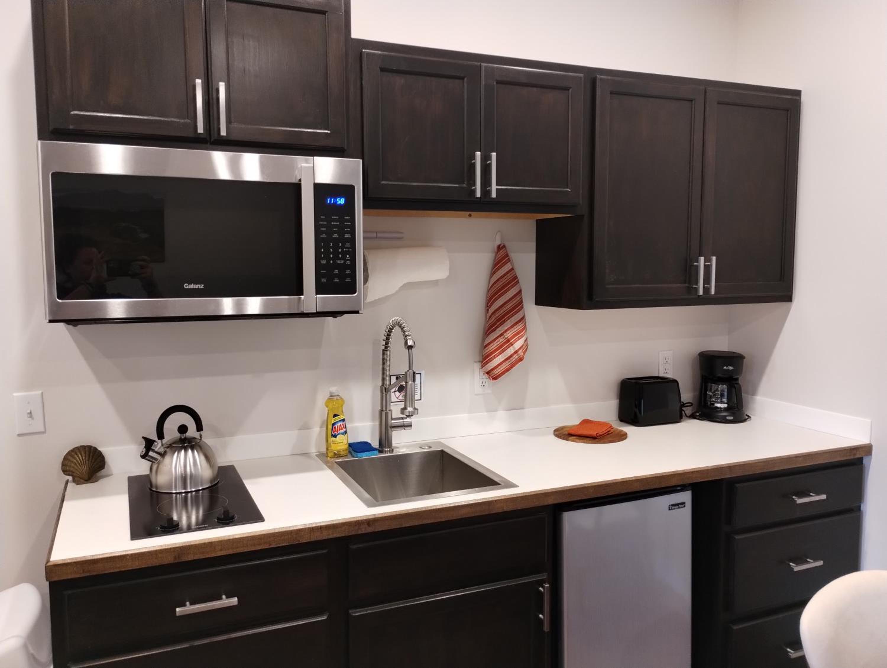 Homer Vacations - Leisure Suite - Homer Seaplane Base - Property Image 2