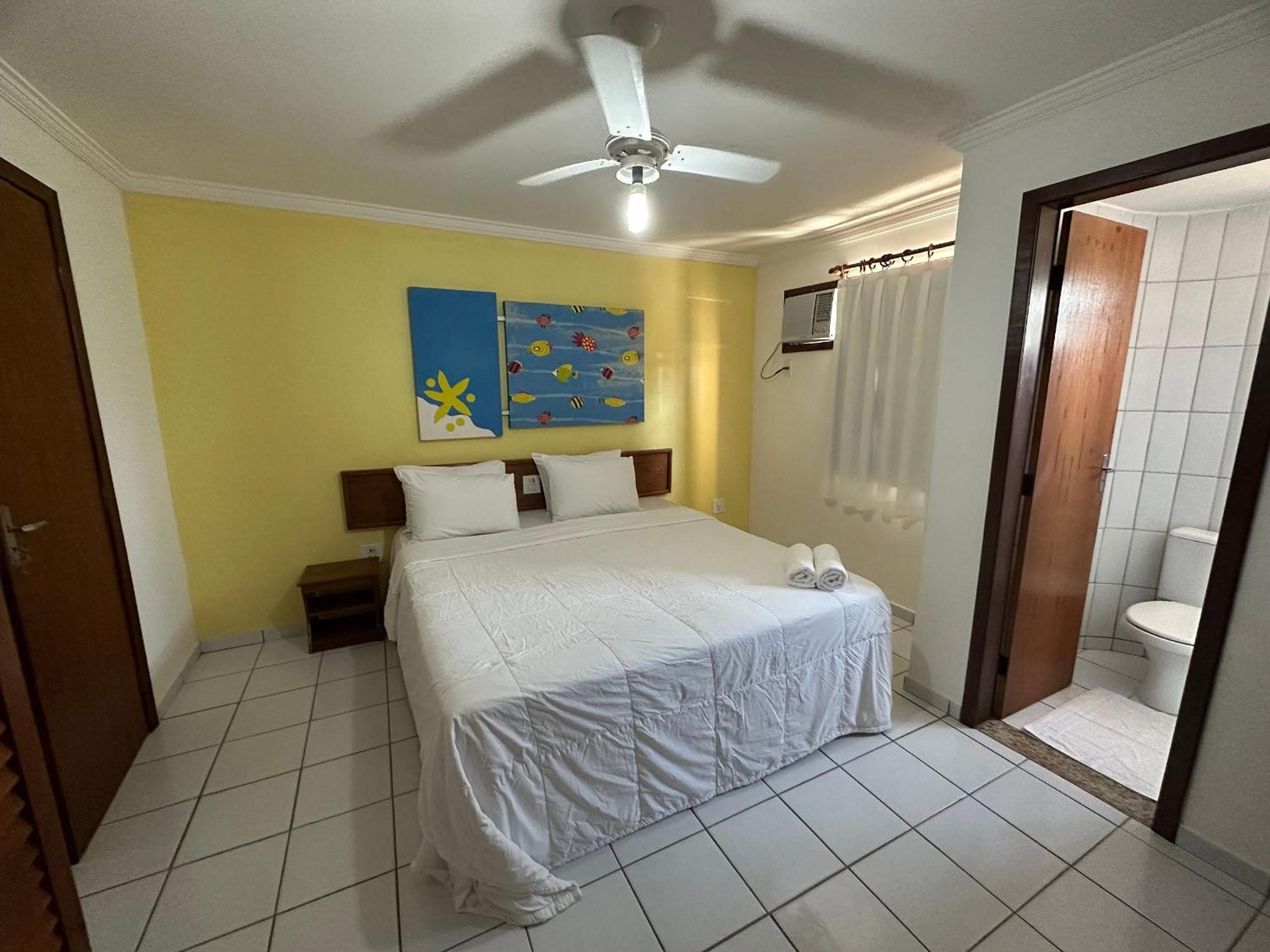 Casas com 2 ou 3 suítes no Residencial Jerusalem 2,frente mar em Coroa Vermelha (BA), condomíonio com piscina, sauna e portaria 24hrs atravessou a rua está