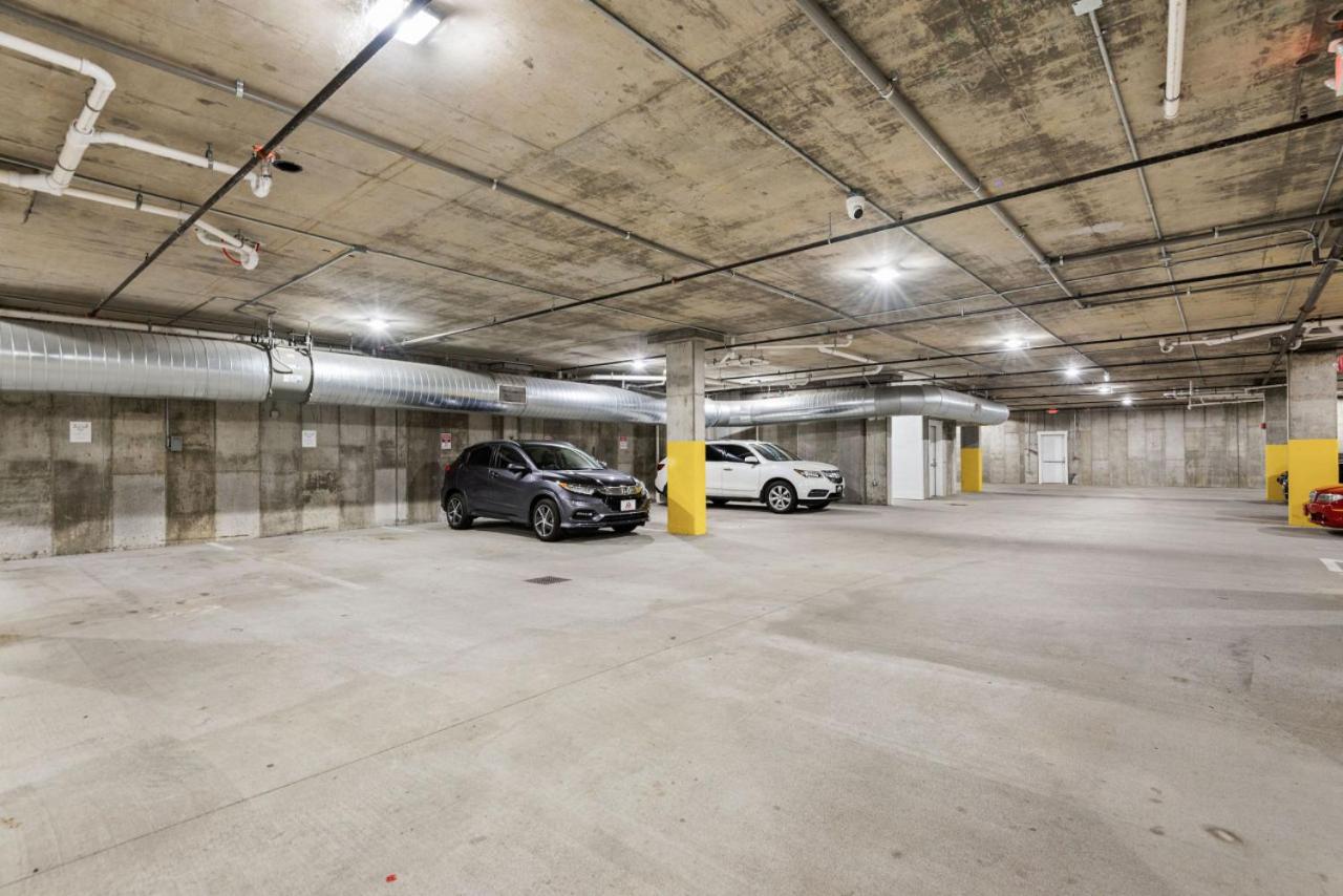 High End Getaway w balcony in Prime West End view 5