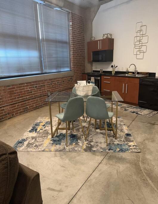 Luxury Cozy Loft Downtown STL view 2