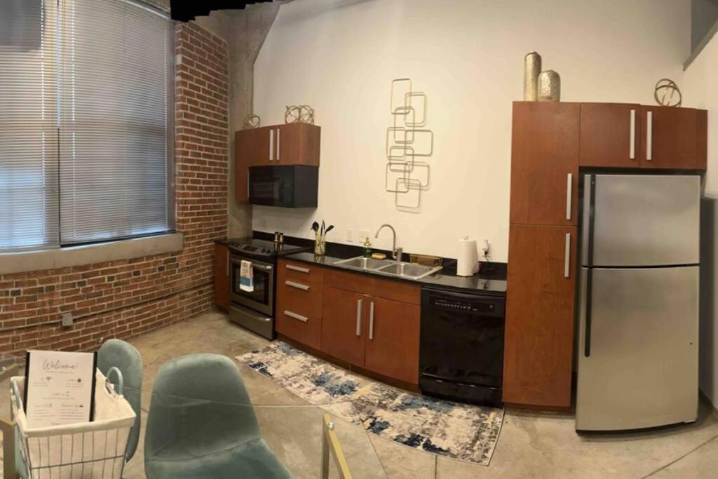 Luxury Cozy Loft Downtown STL view 5