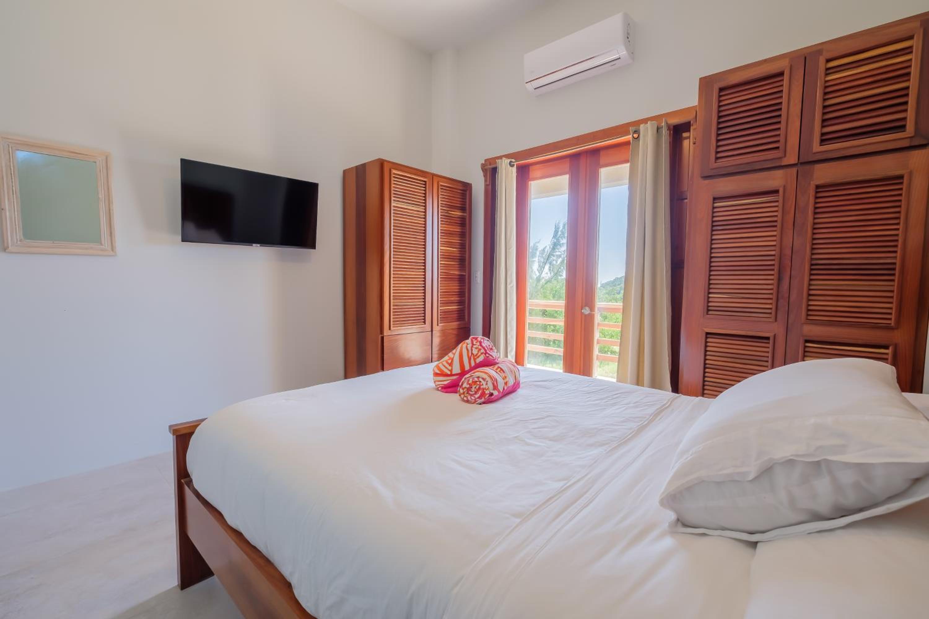 Suite 2 at Island Pearl Gold Standard Certified