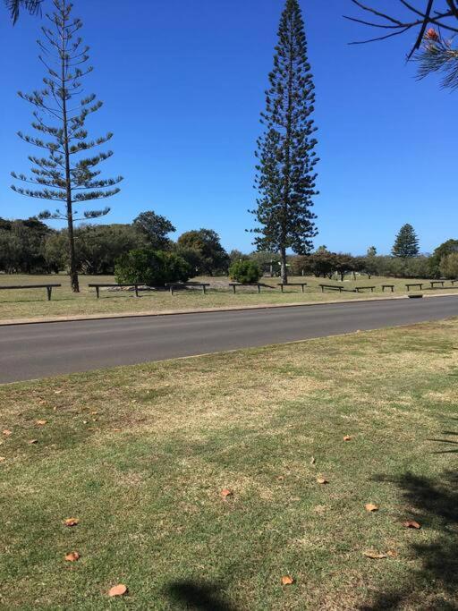 Anchors Away at Innes Park Opp Park & Beach dogs welcome inside