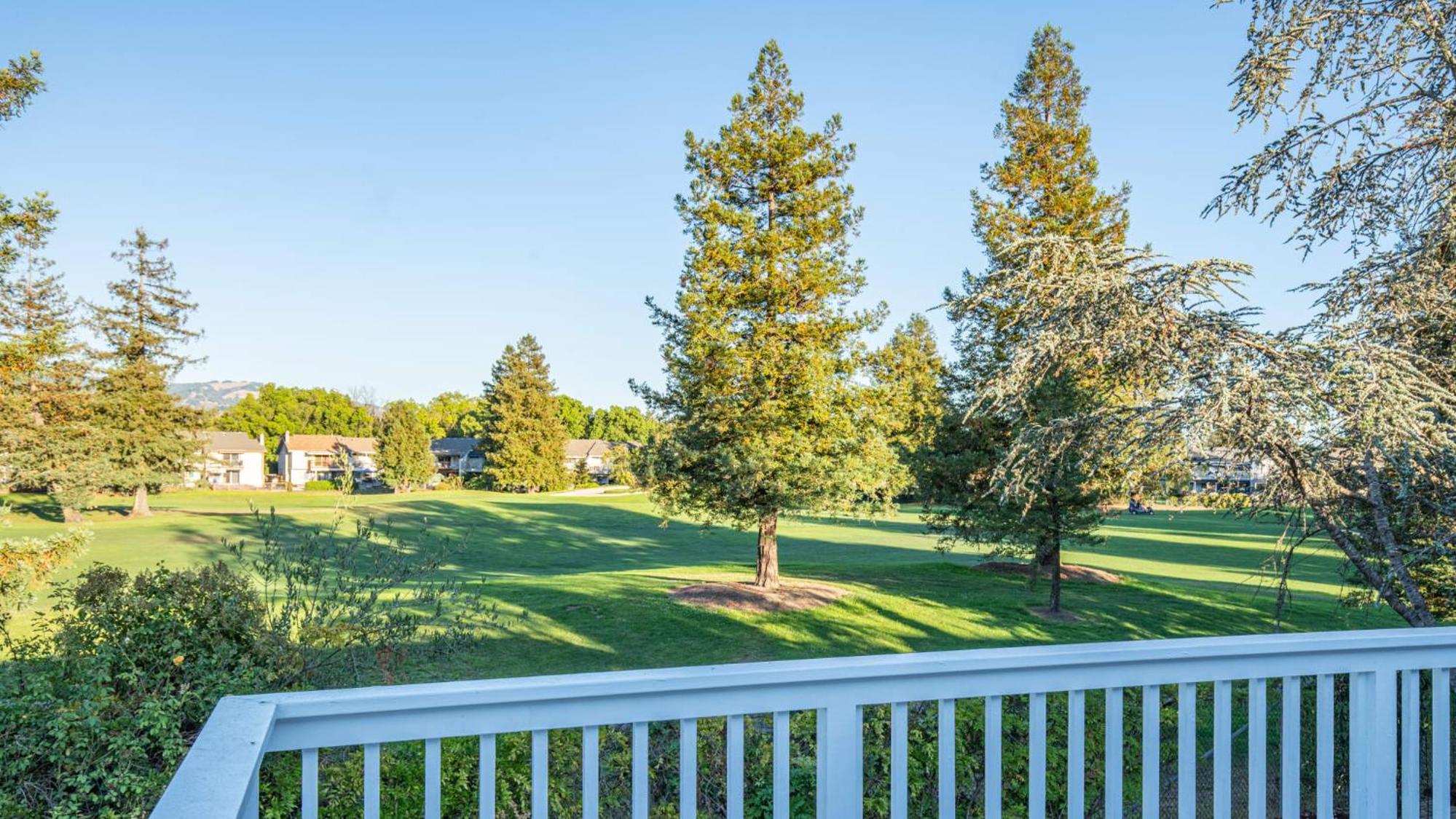 Charming House next to Golf Course view 5