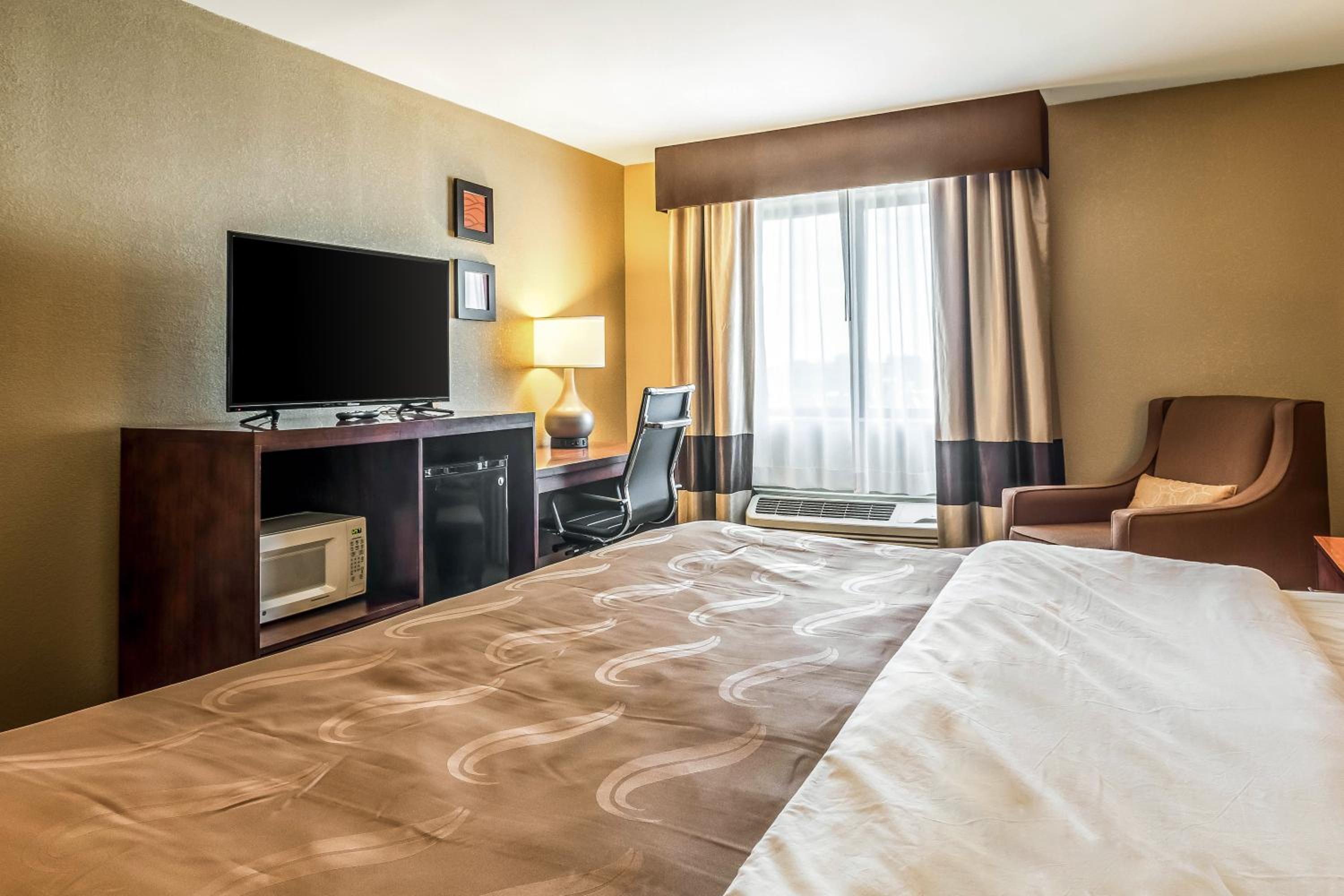 Salem Vacations - Quality Inn Suites Salem near I-57 - Property Image 33