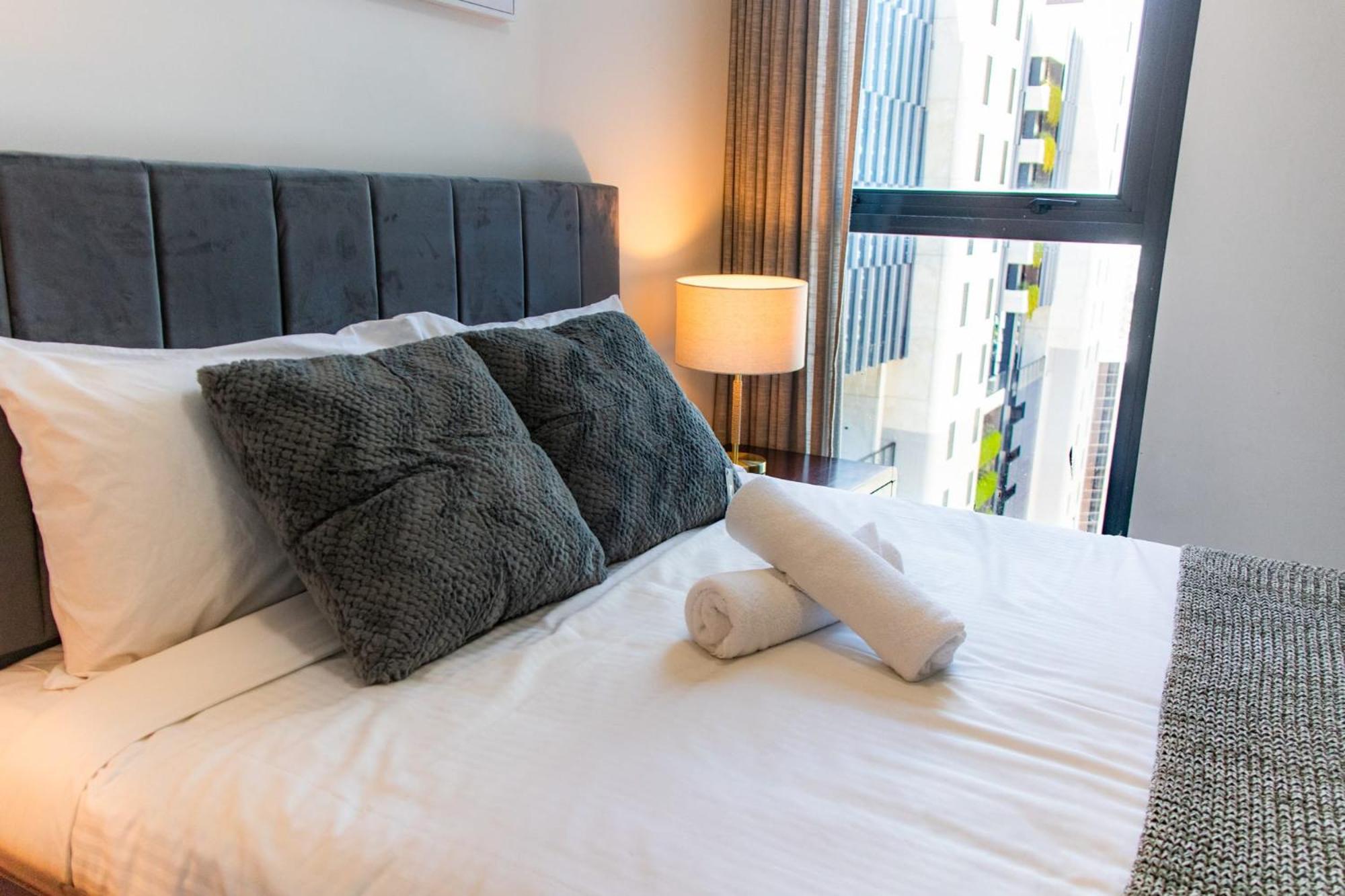 City Centre 3BR Apartment with Stunning Views