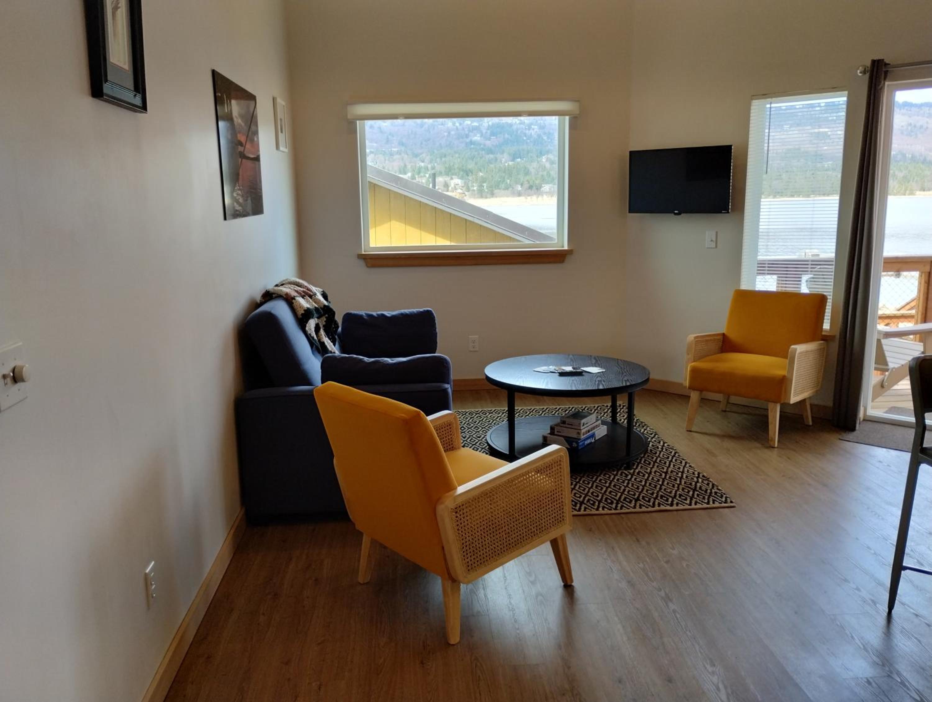 Alderwood Cabin - Homer Seaplane Base view 4