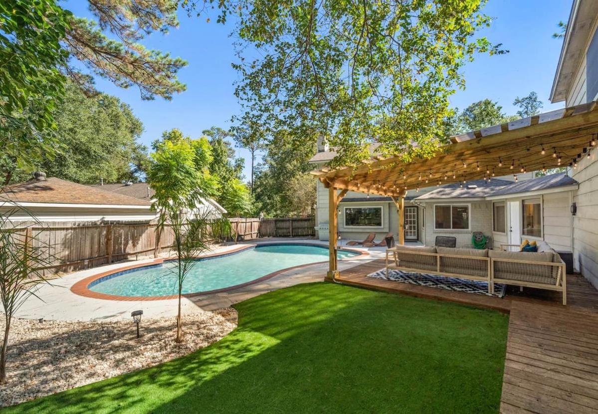 The Pines I Sleeps 12 I Private Pool I Patio & BBQ view 4
