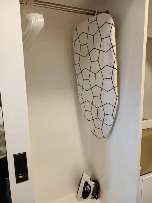 Skyia's Pod a Premier Suite at Shore 2 Residences view 3