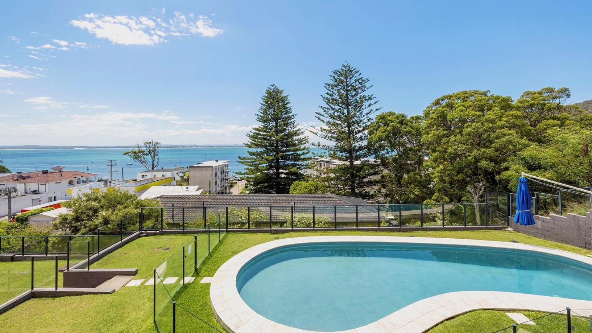 Luxury Escape Sundeck Shoal Bay